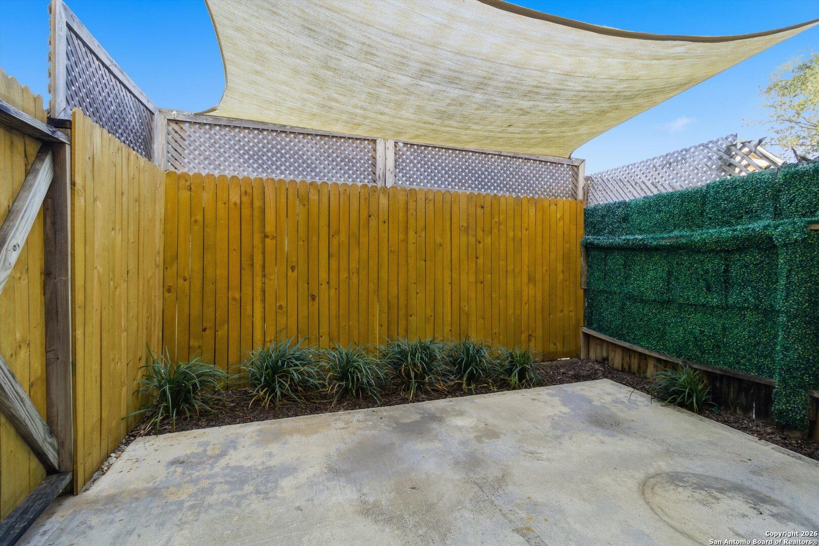 property viewer photo 16