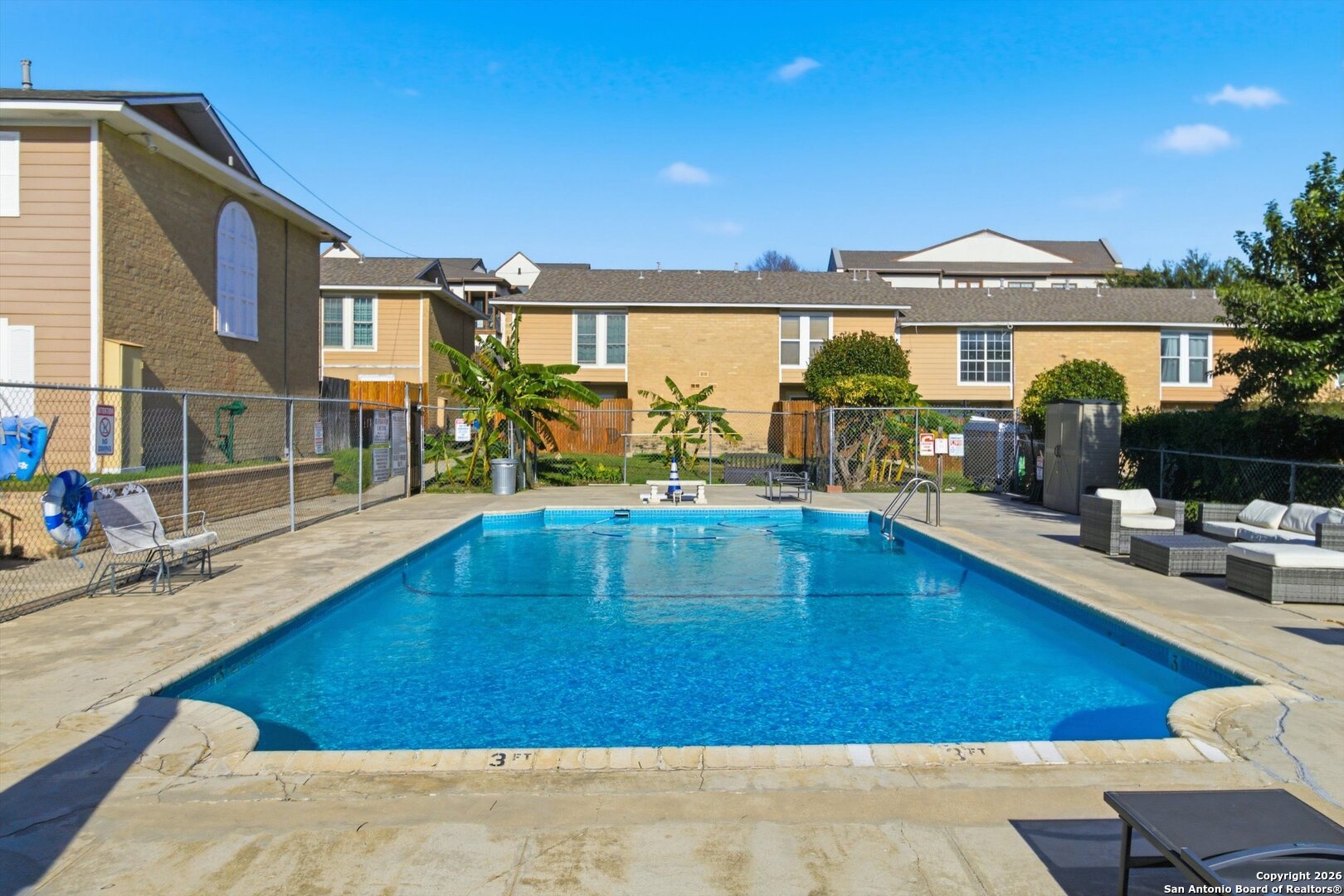property viewer photo 18