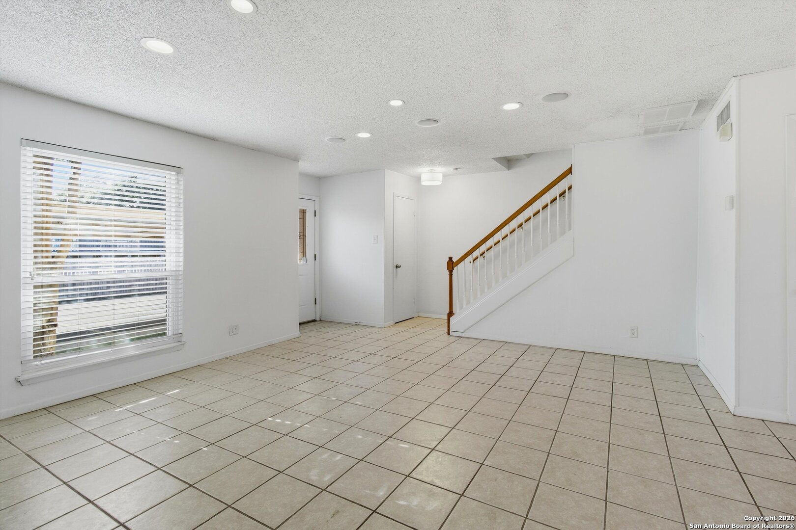 property viewer photo 4