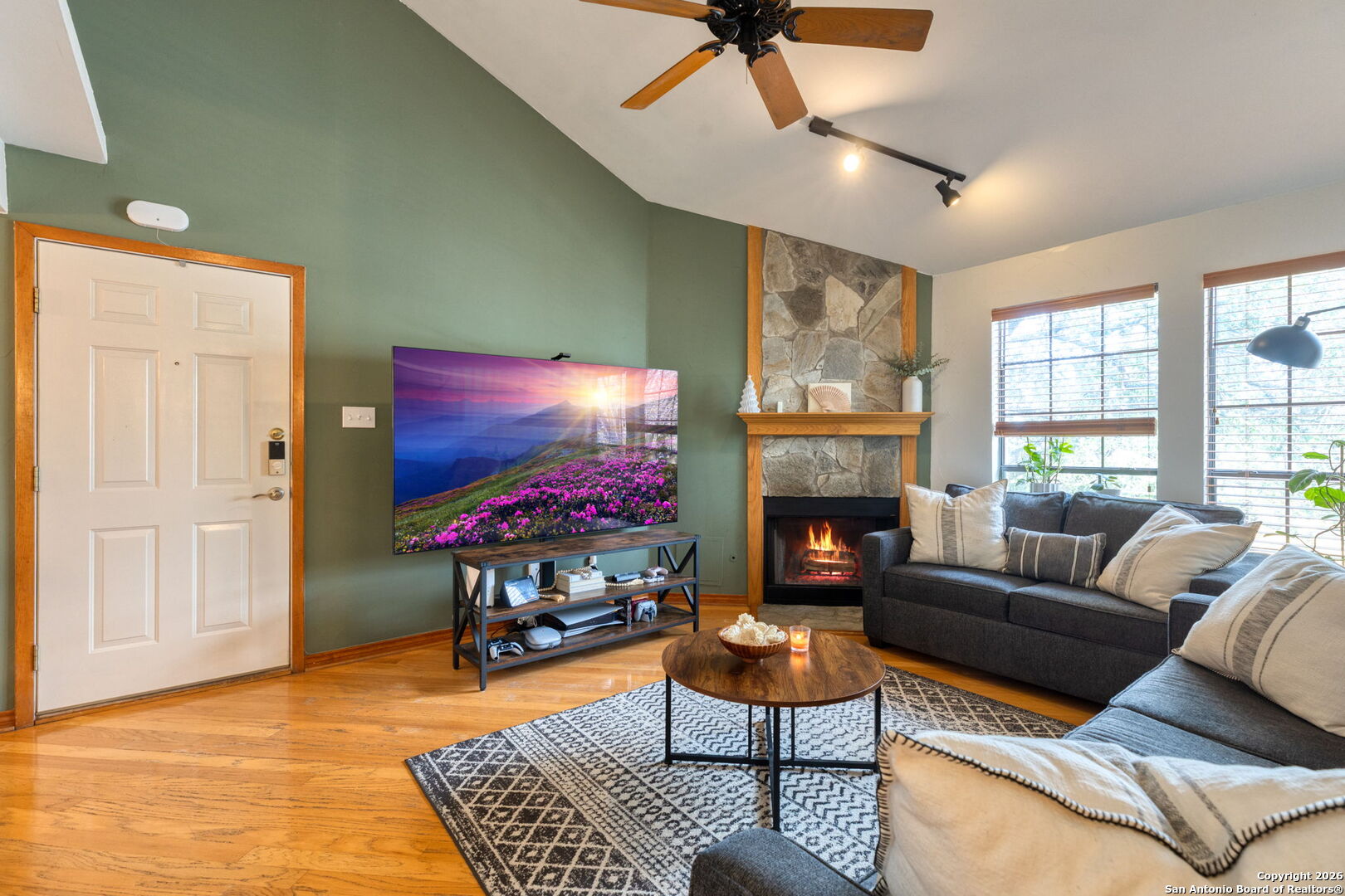 property viewer photo 1