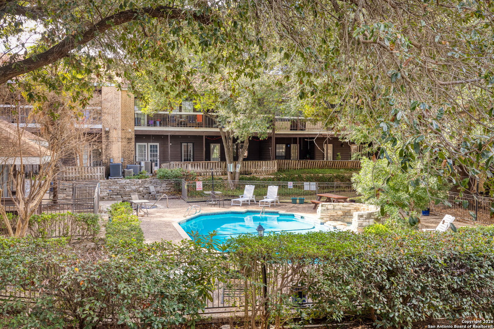 property viewer photo 7