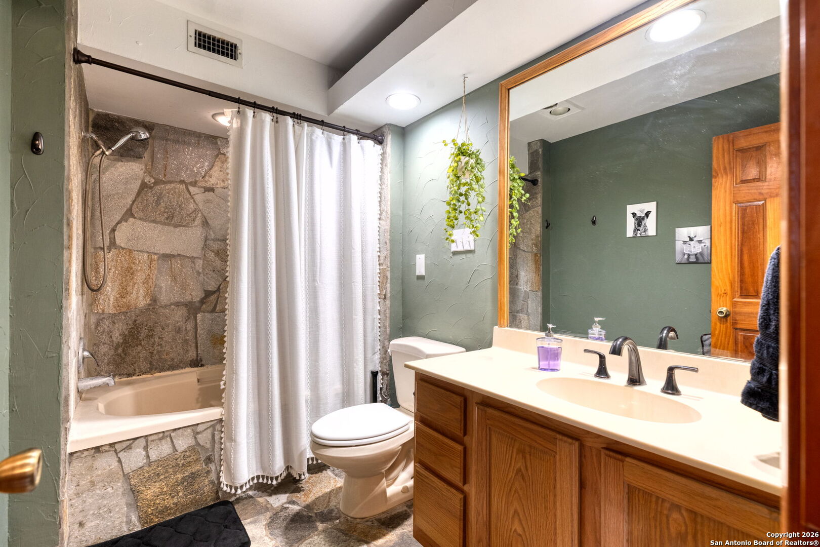 property viewer photo 9