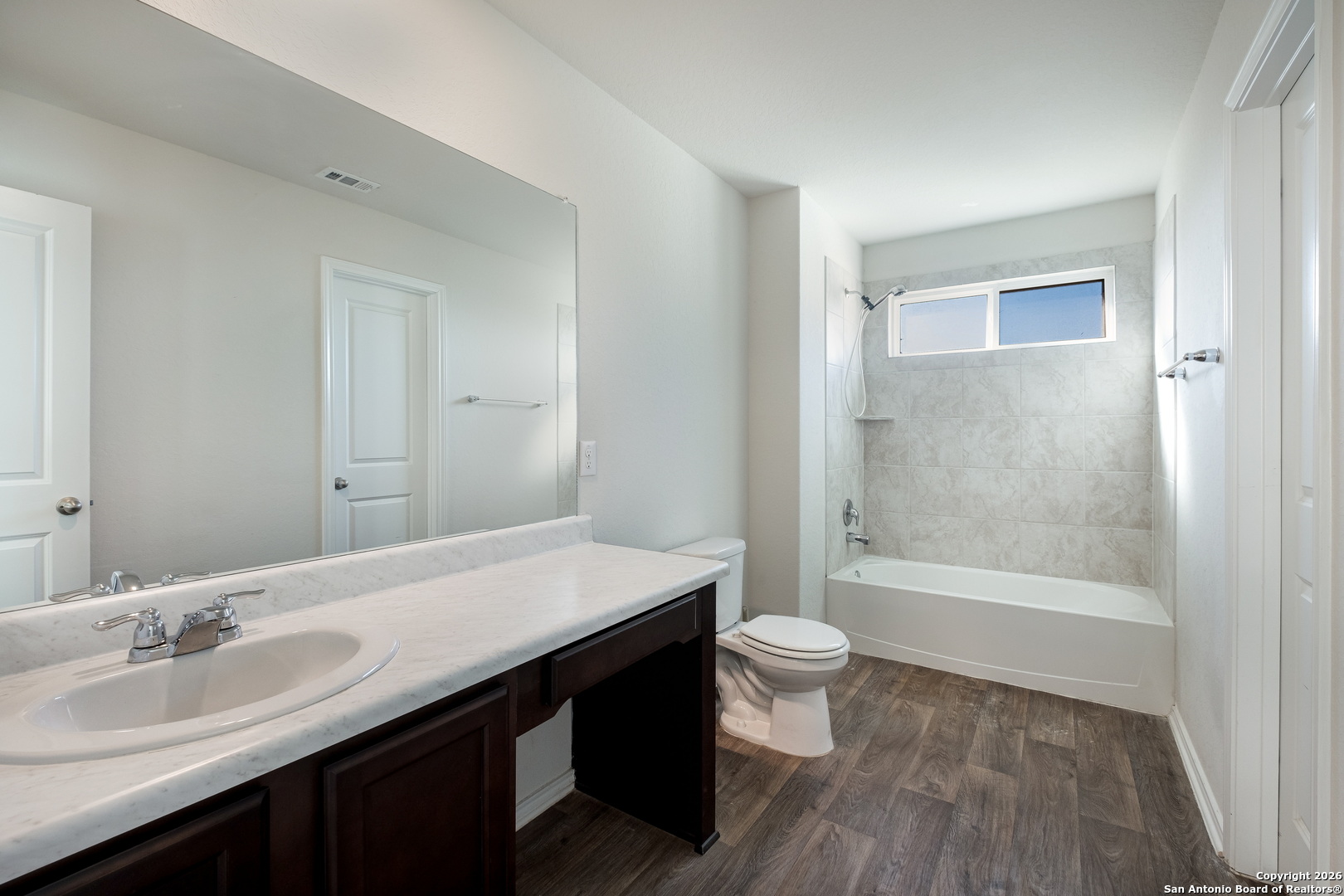 property viewer photo 10