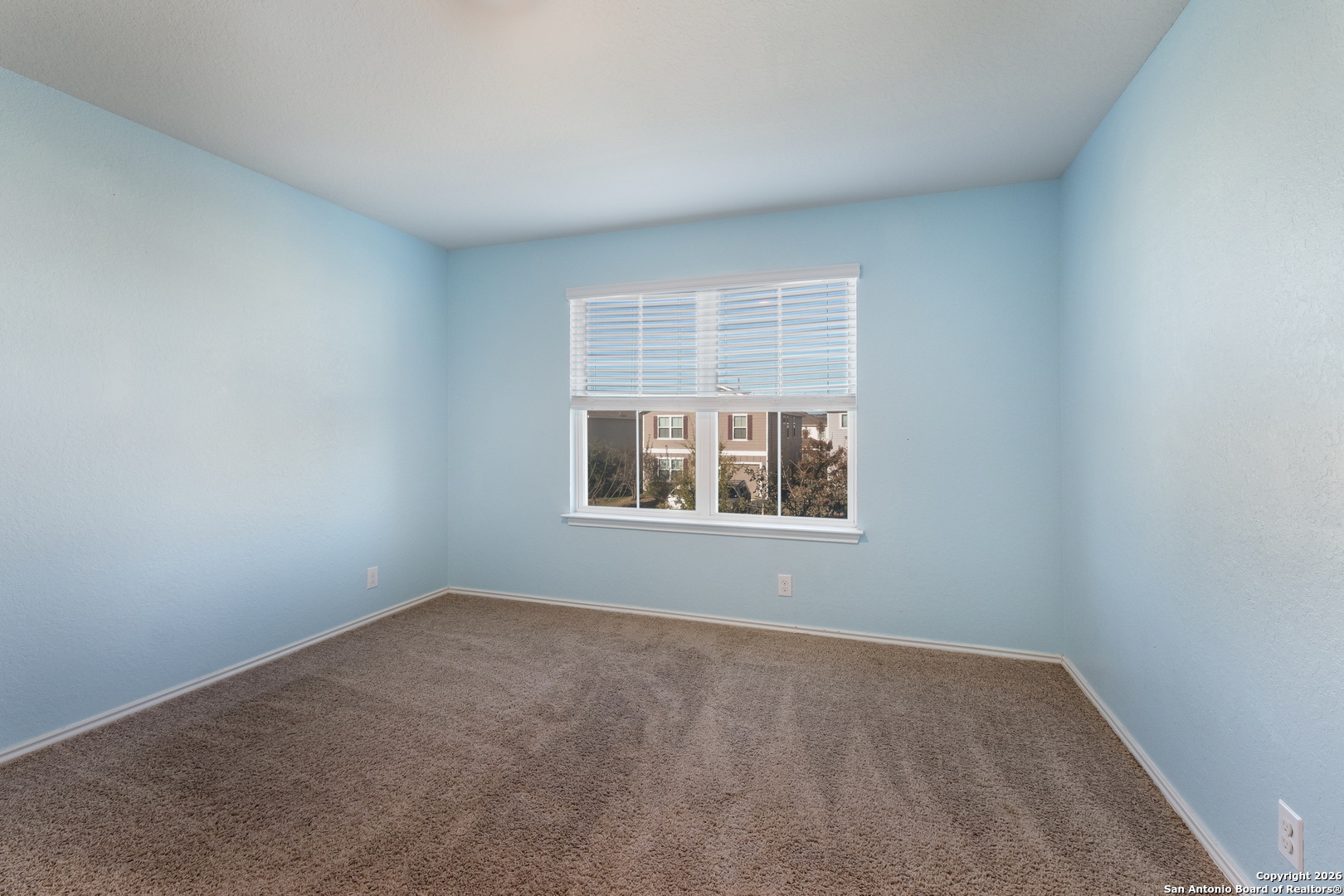 property viewer photo 13