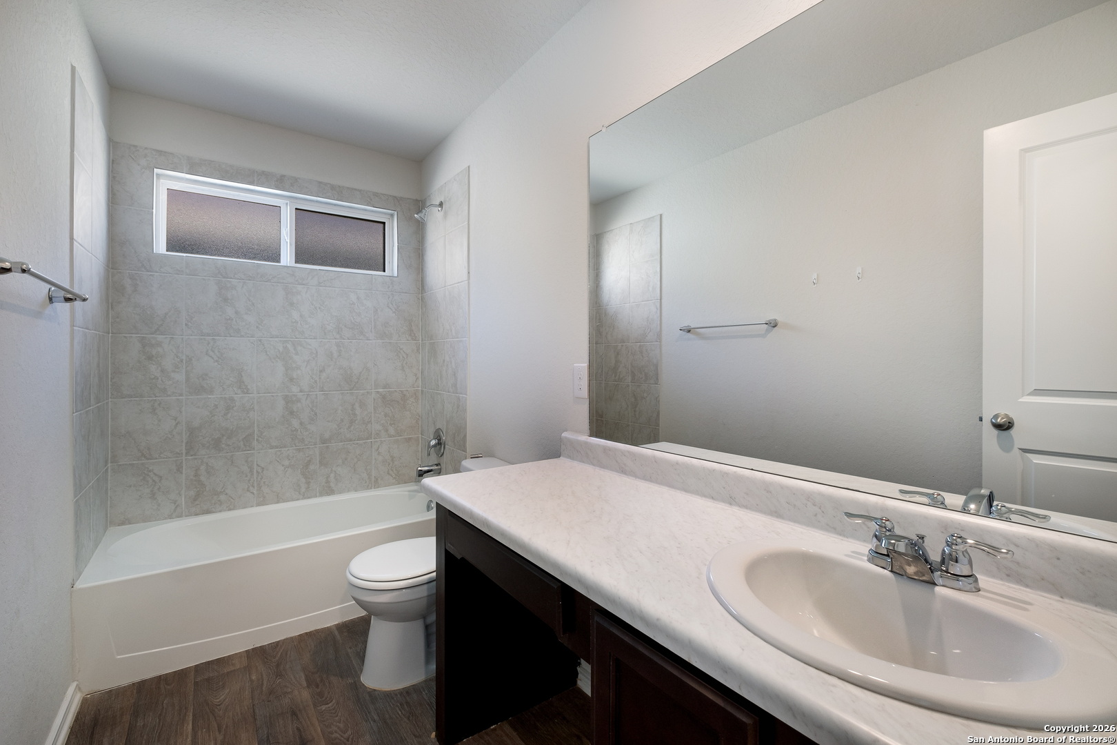 property viewer photo 15