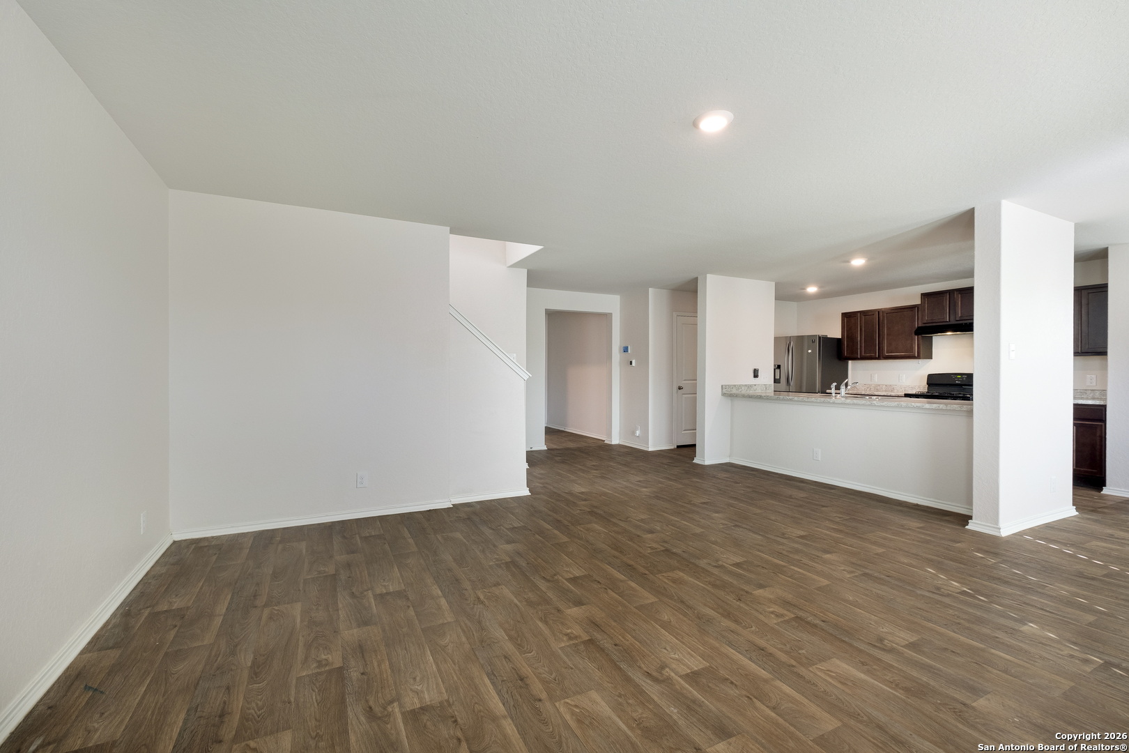 property viewer photo 4