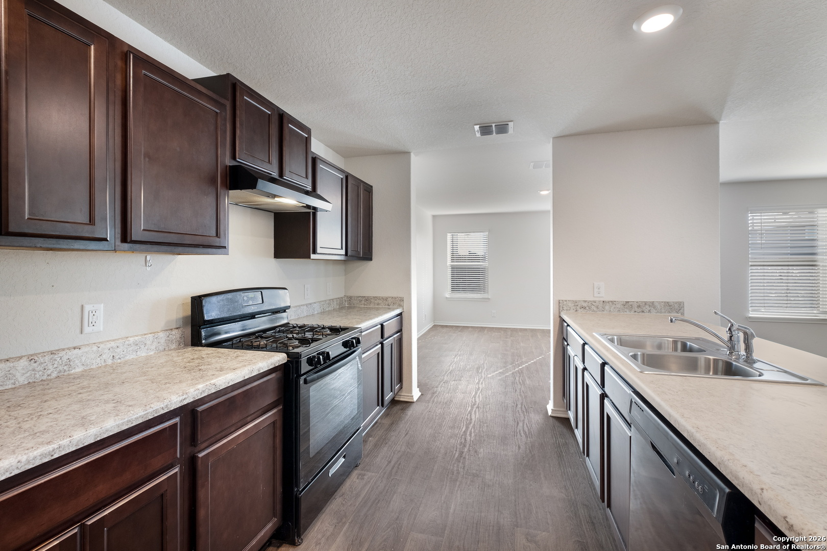 property viewer photo 7