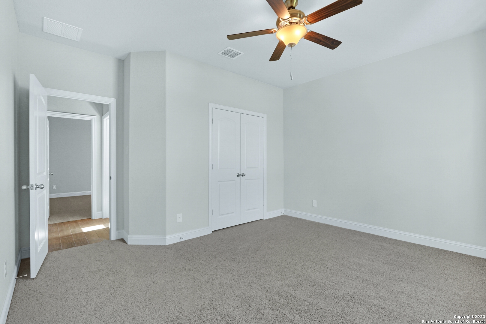property viewer photo 10