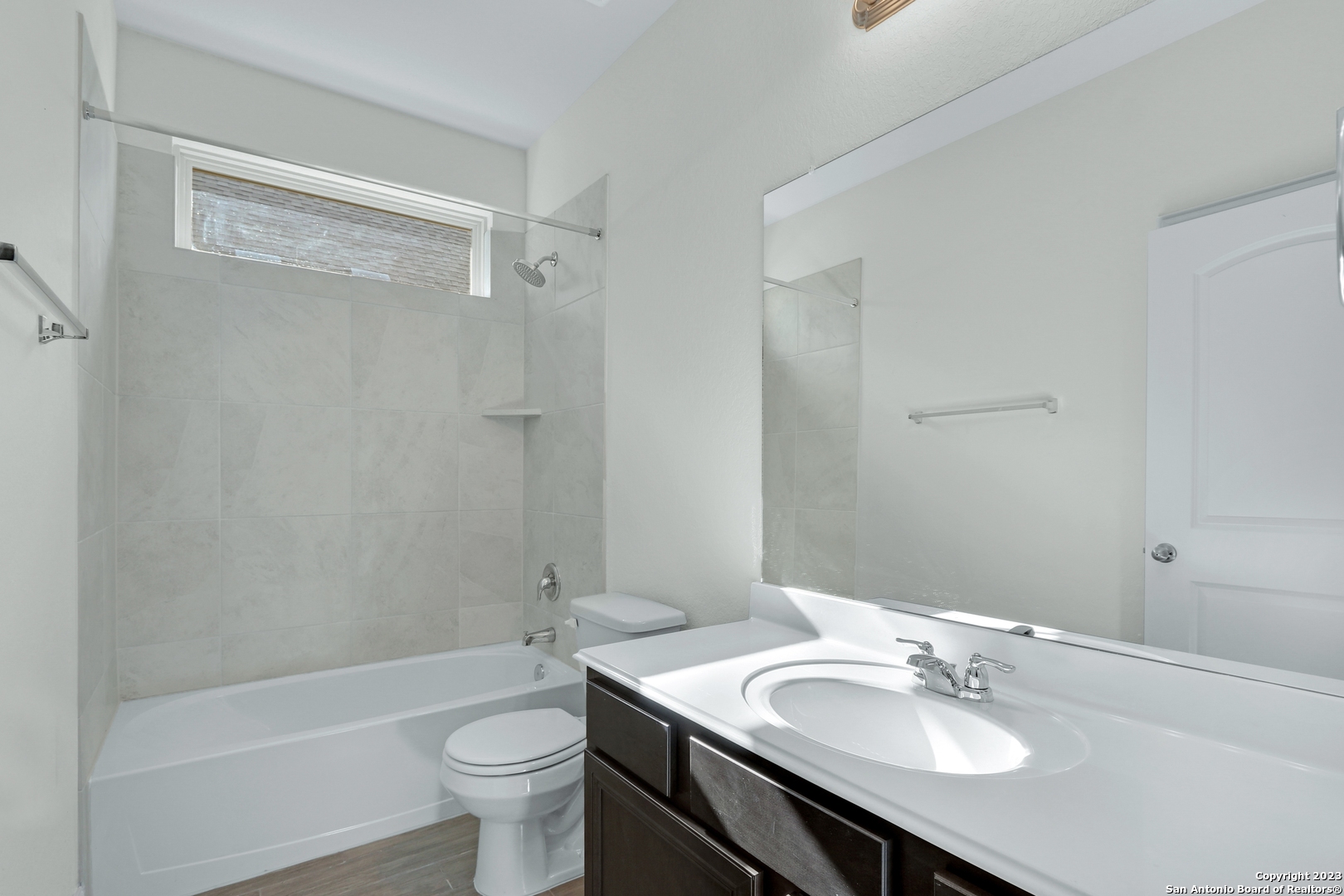 property viewer photo 11