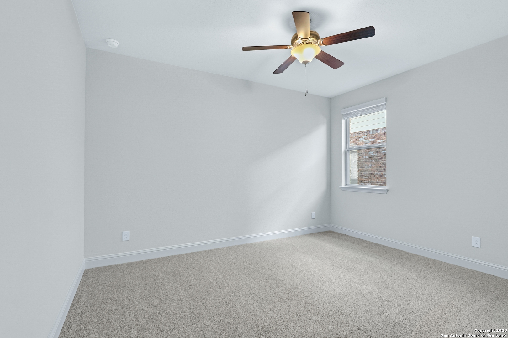 property viewer photo 12