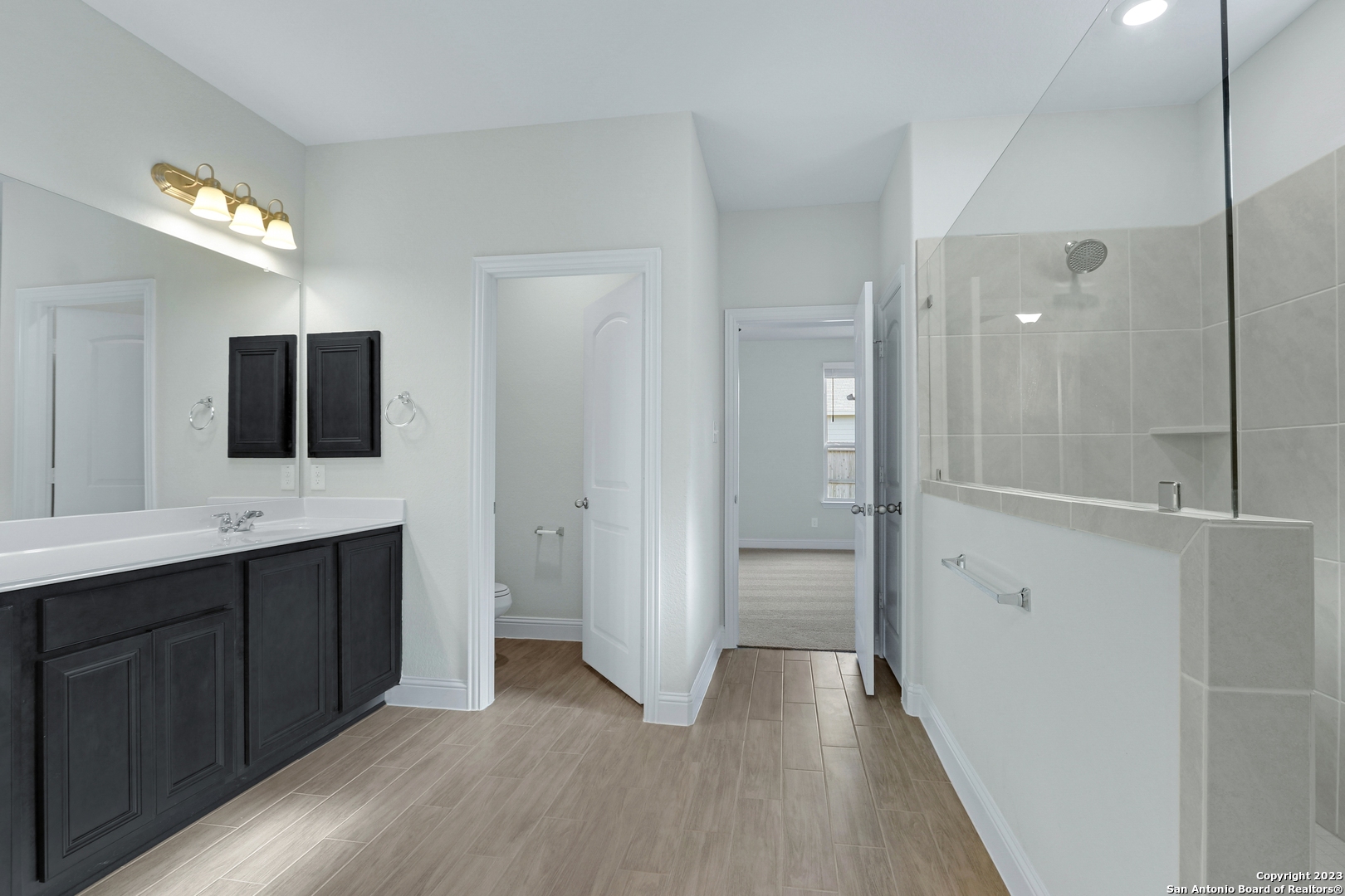 property viewer photo 8
