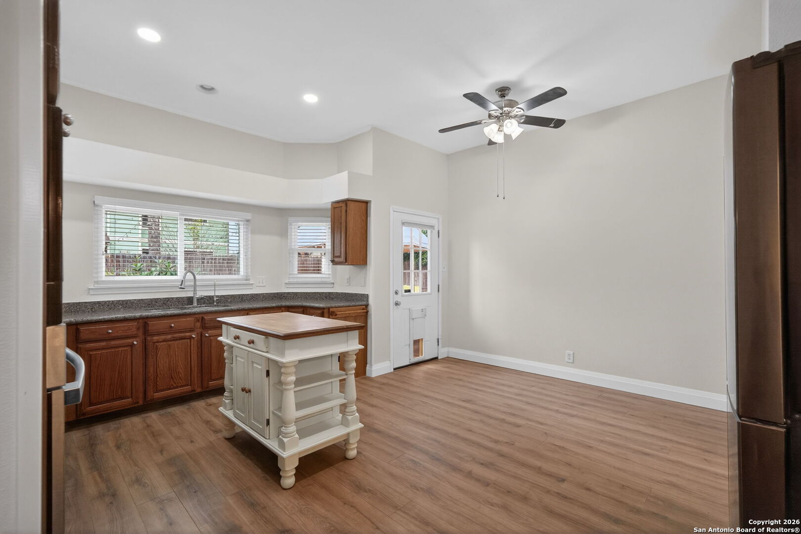 property viewer photo 10