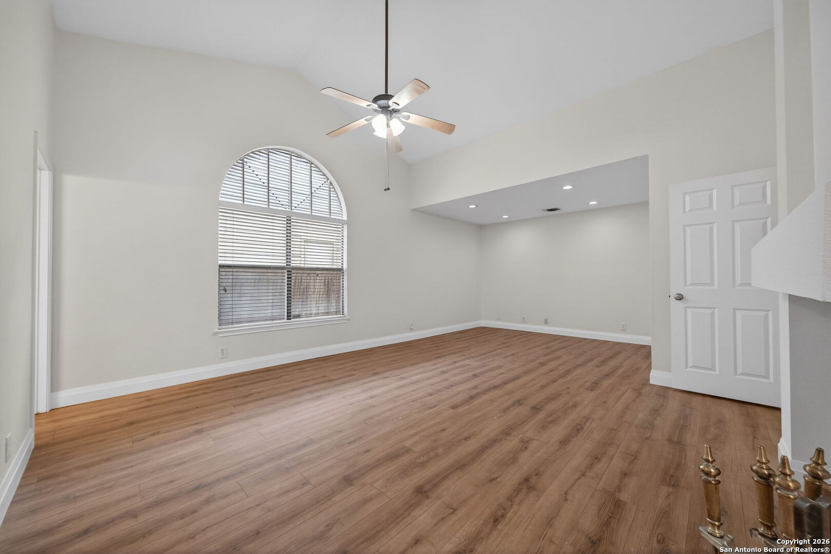 property viewer photo 13