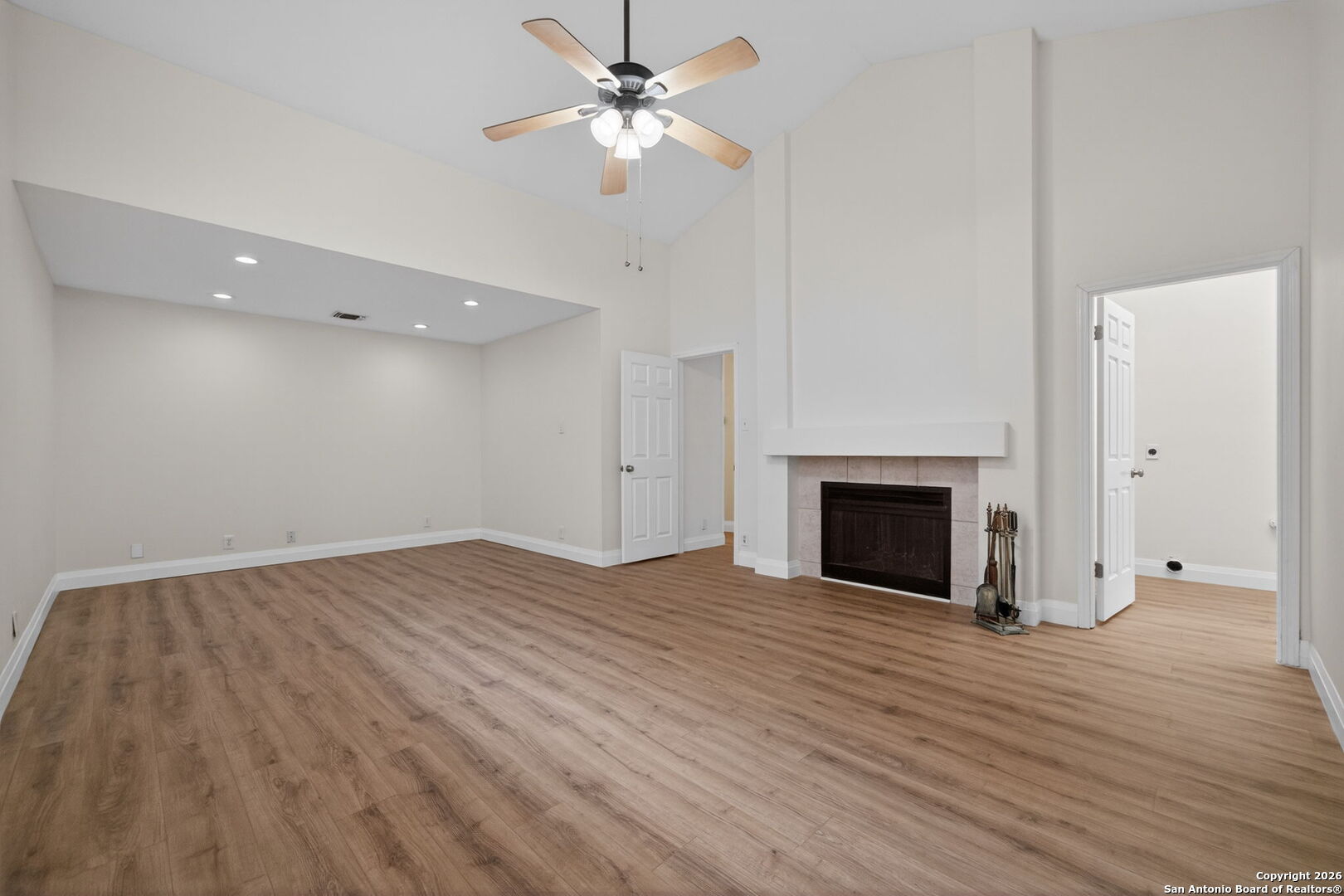 property viewer photo 14