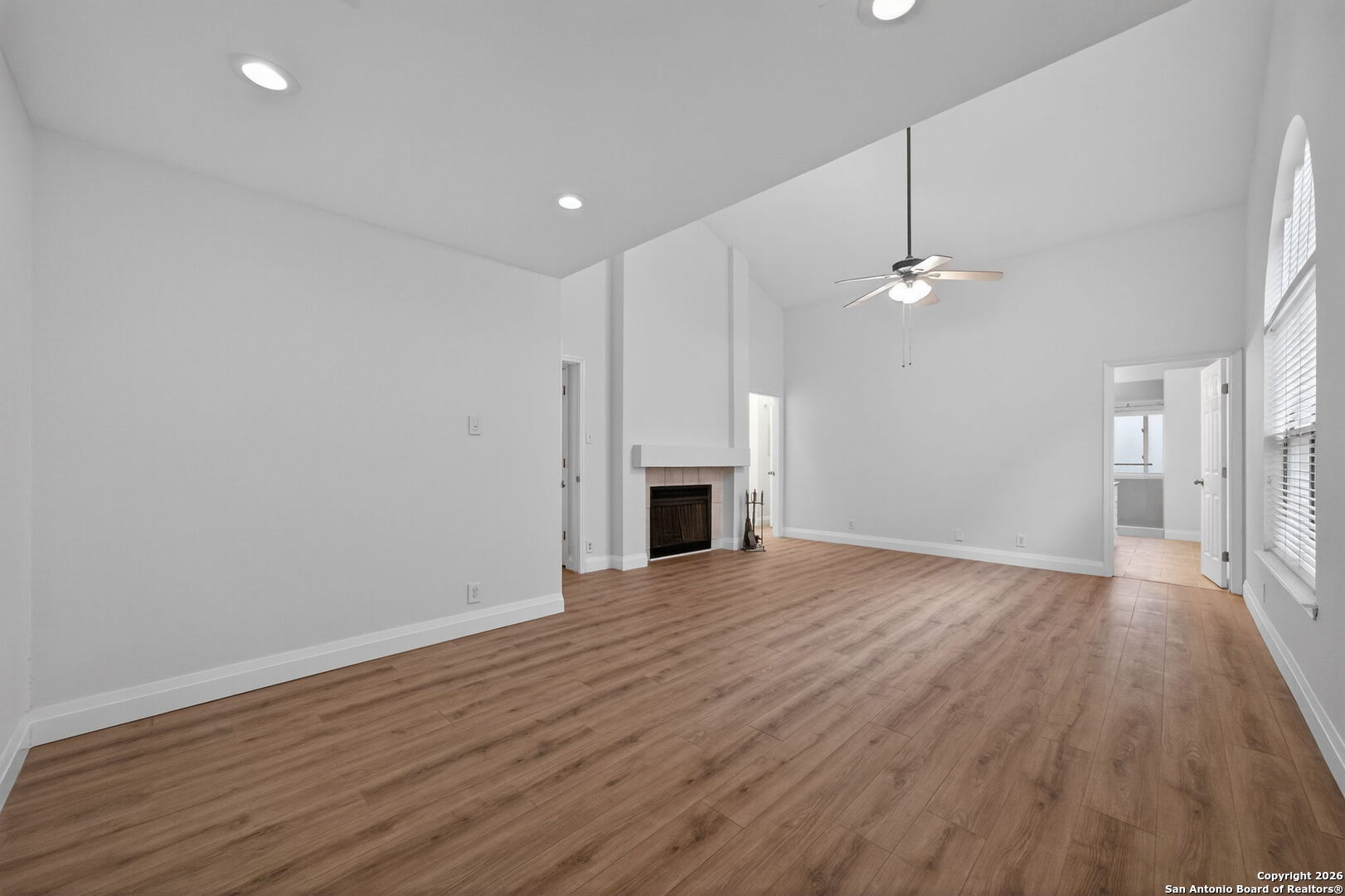 property viewer photo 15