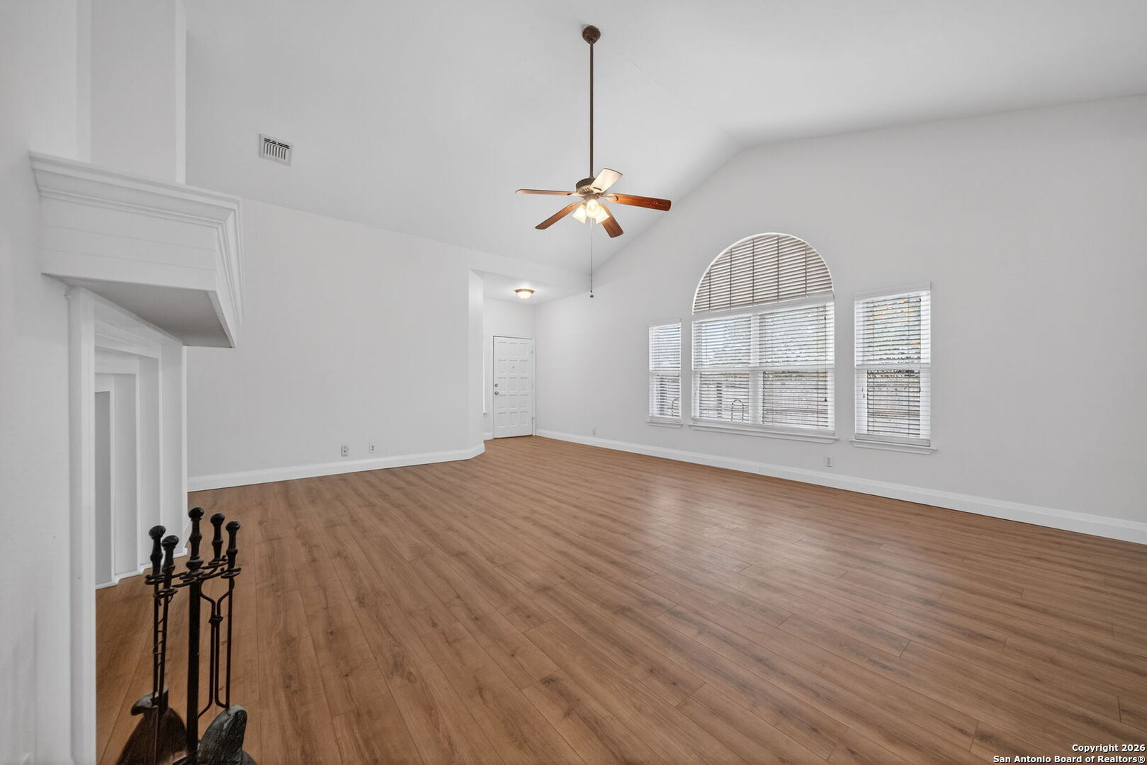 property viewer photo 6