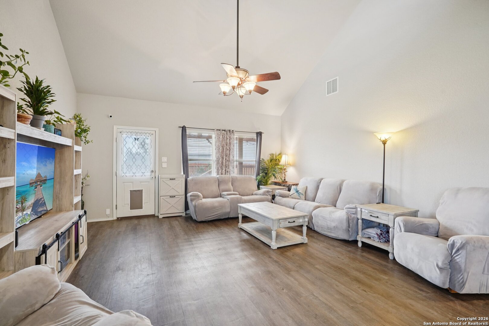 property viewer photo 4