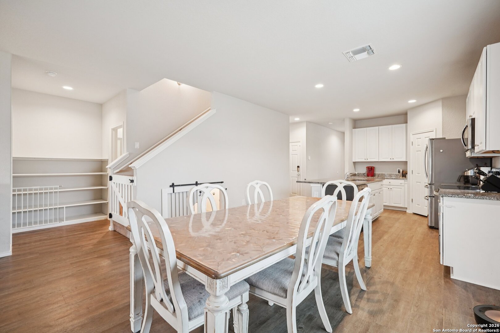 property viewer photo 6