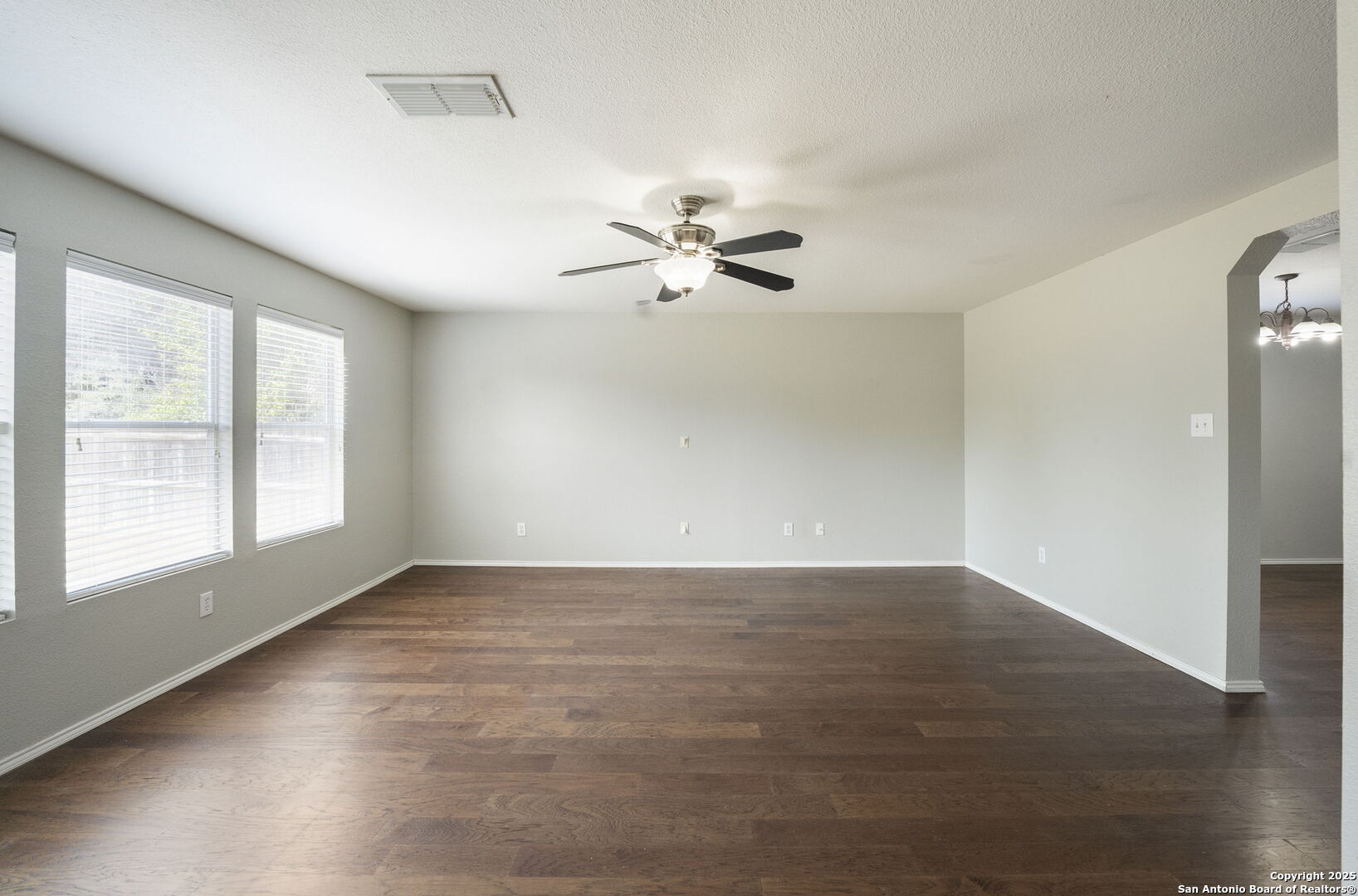 property viewer photo 10