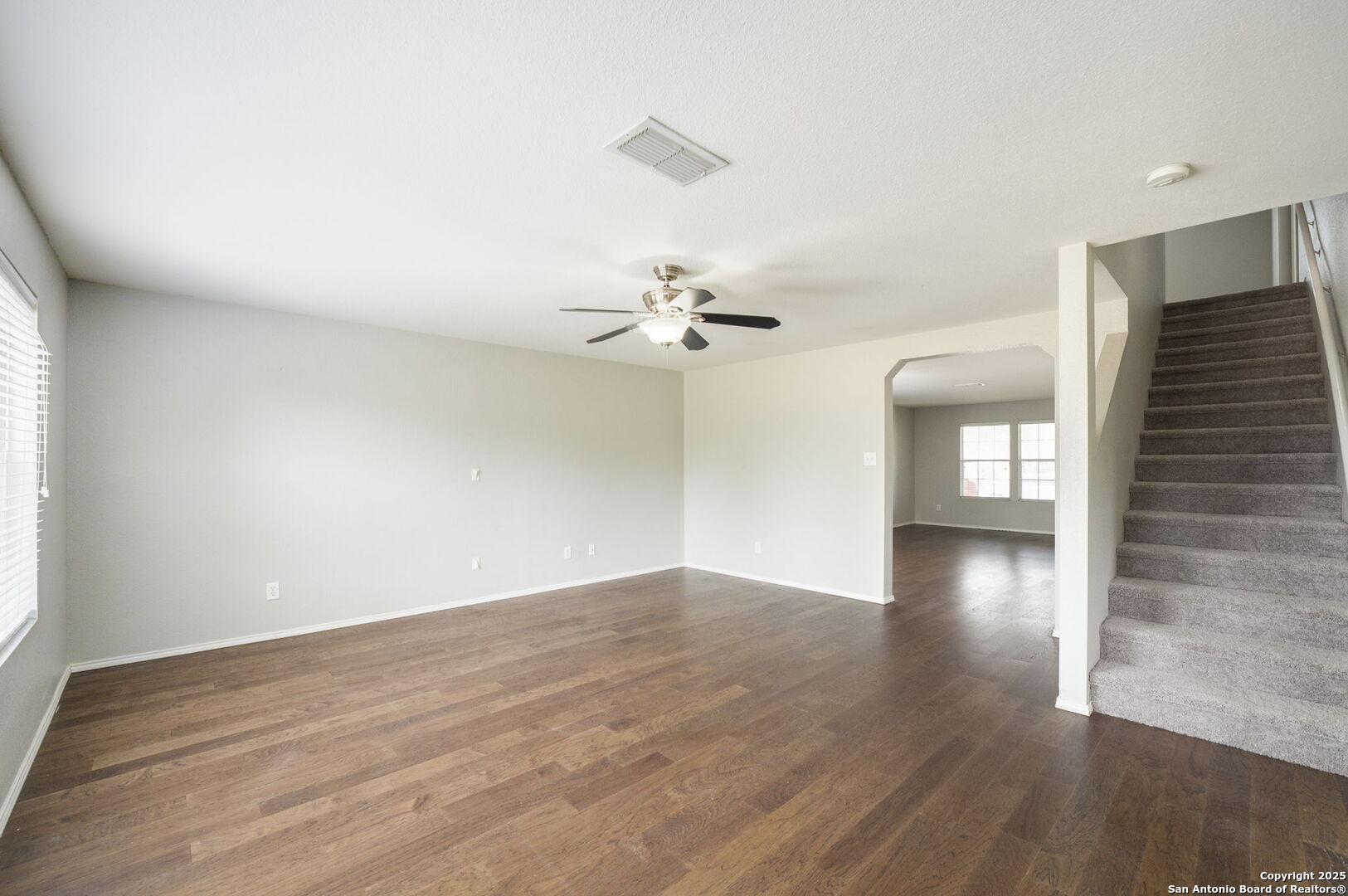 property viewer photo 11
