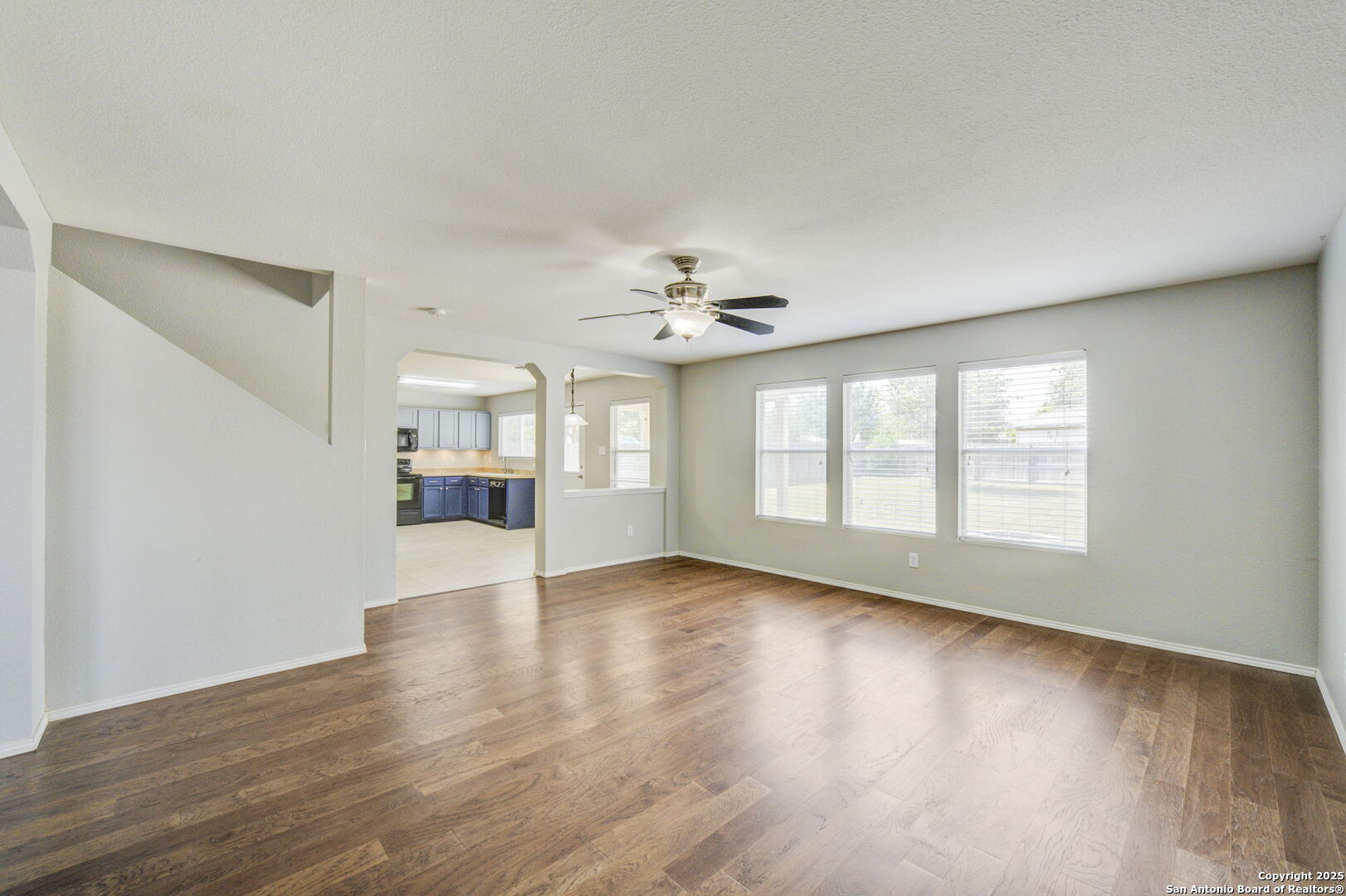 property viewer photo 13