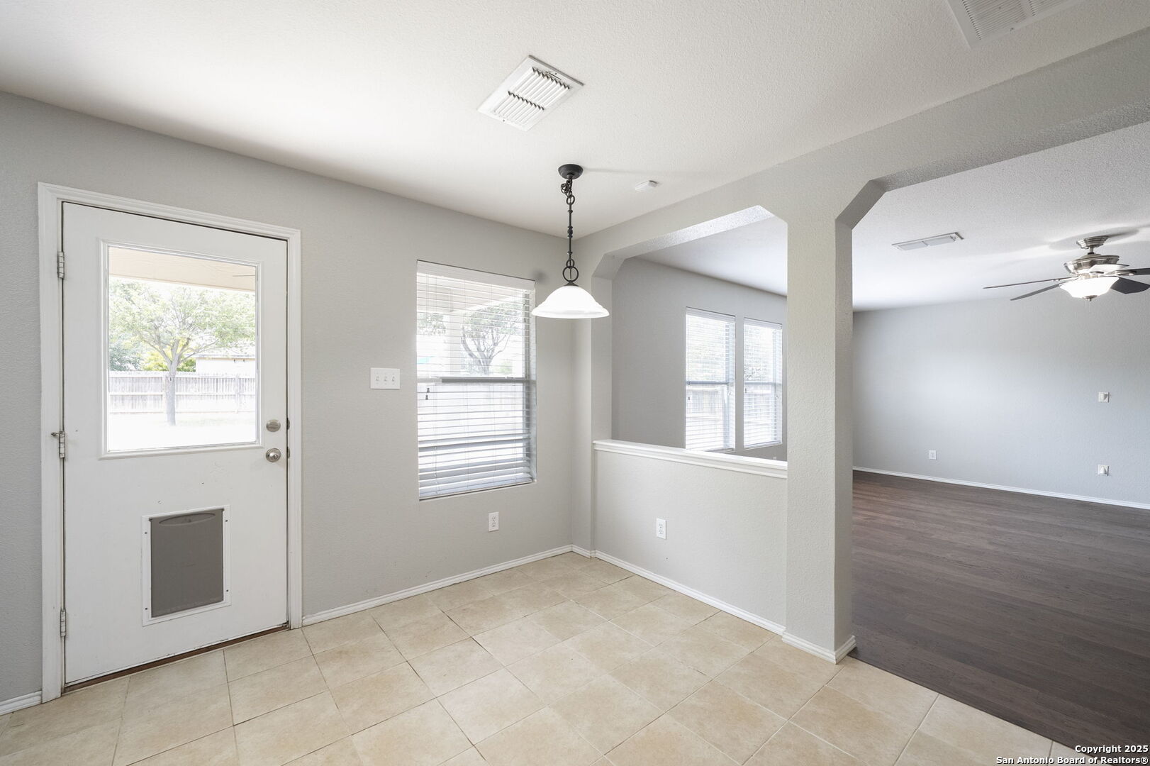 property viewer photo 18
