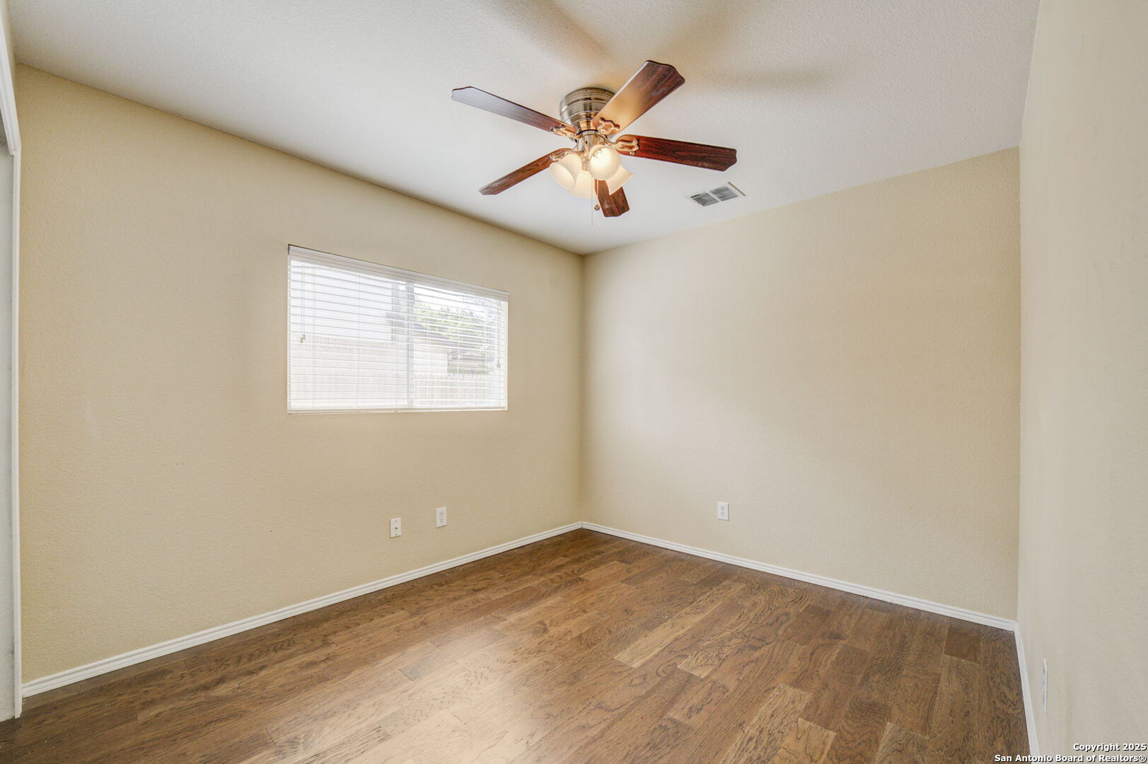 property viewer photo 22