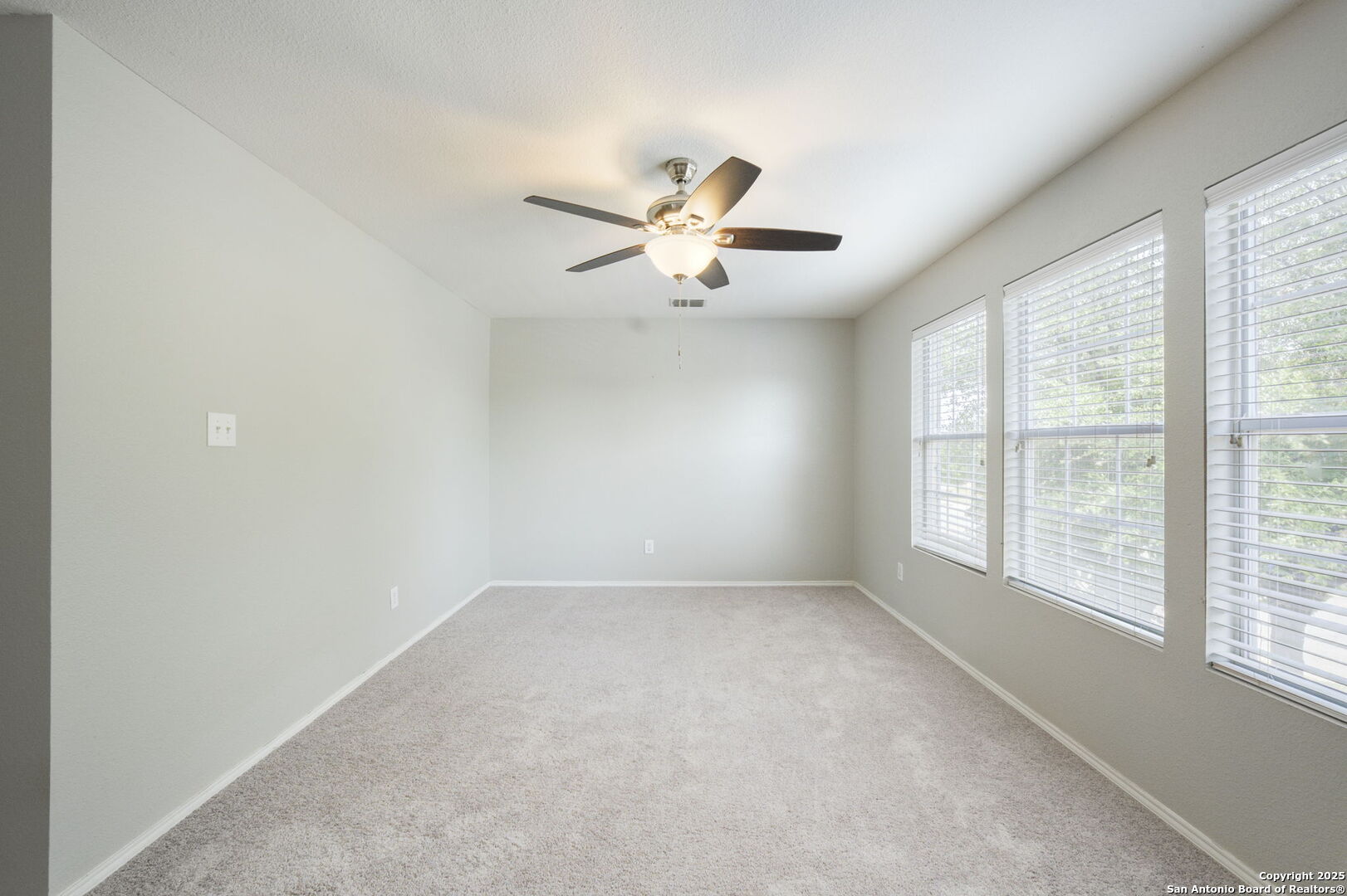 property viewer photo 27