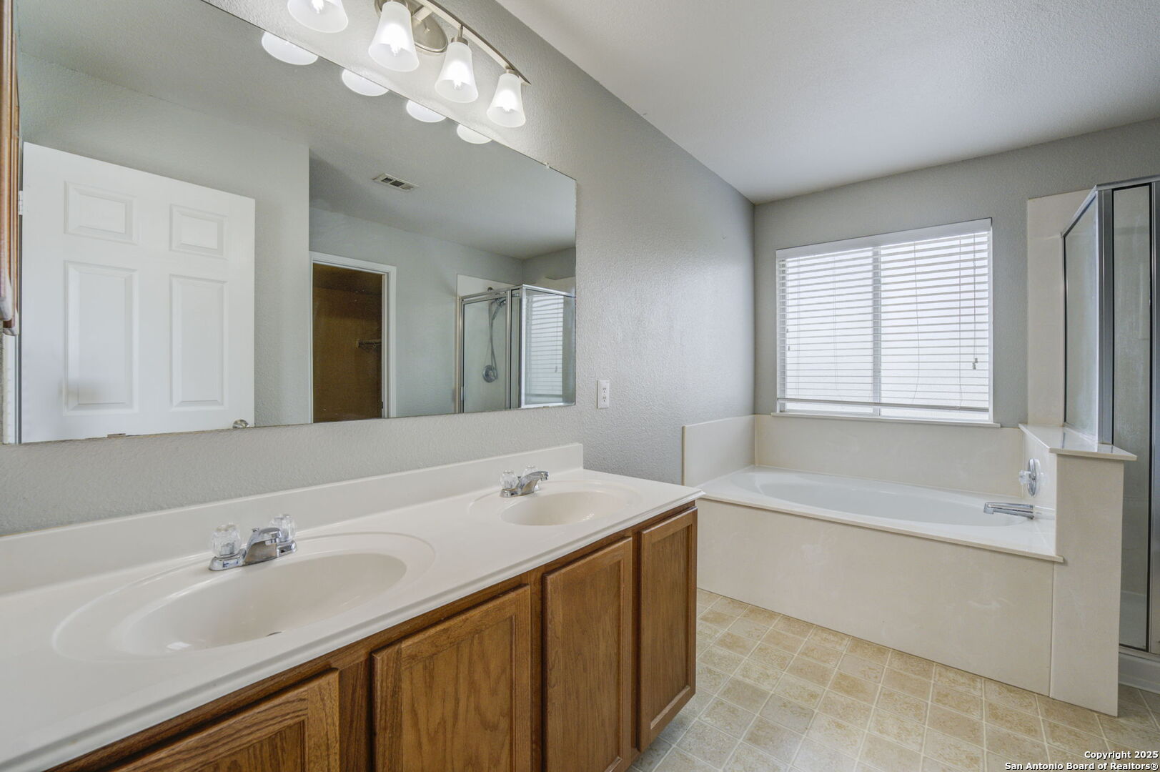 property viewer photo 32