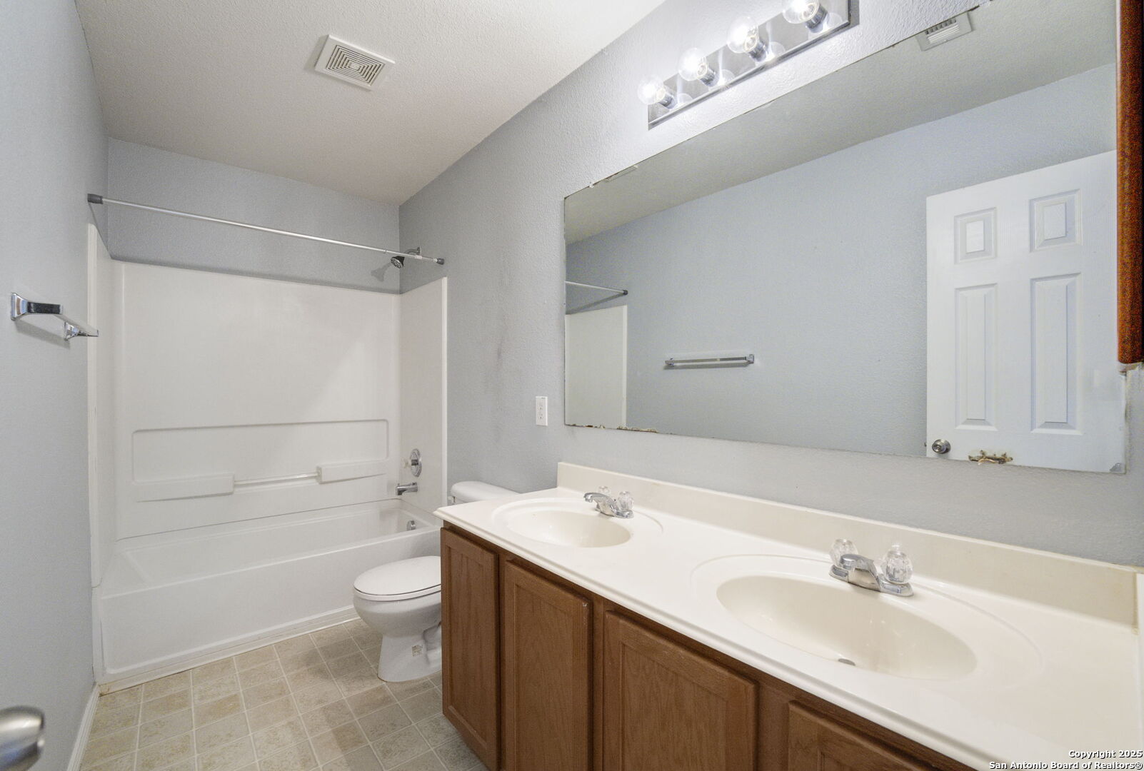 property viewer photo 33