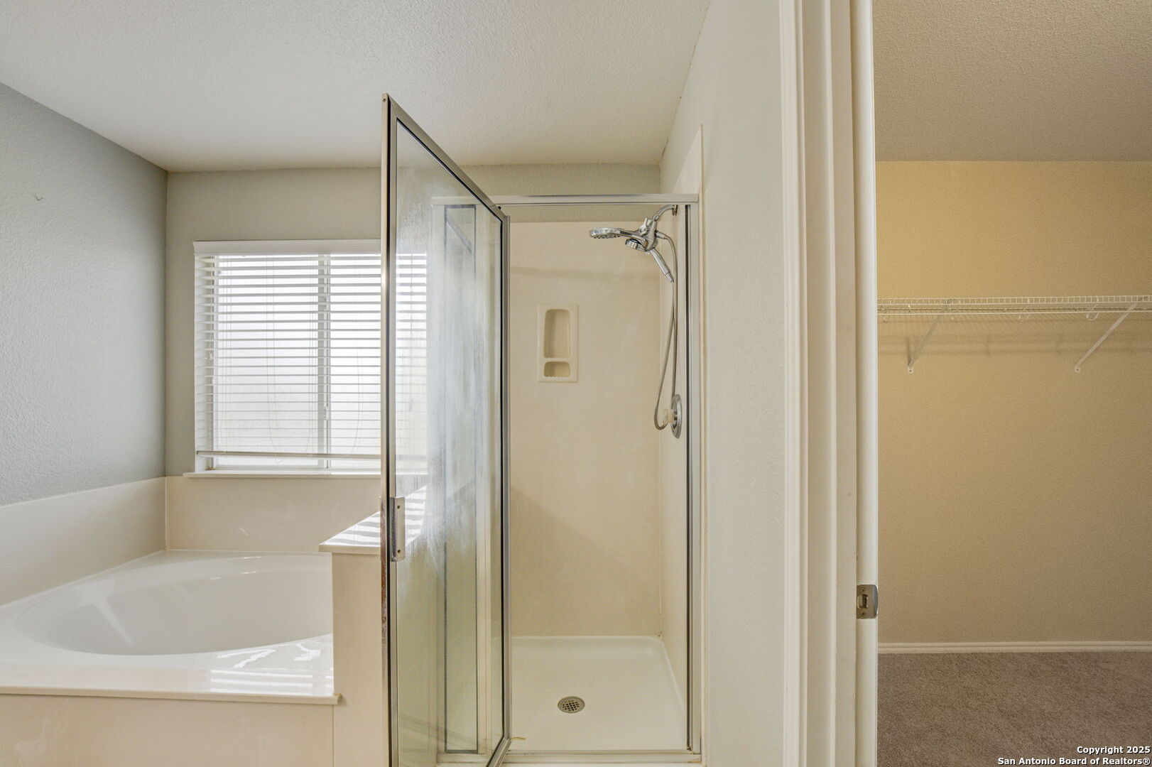 property viewer photo 35