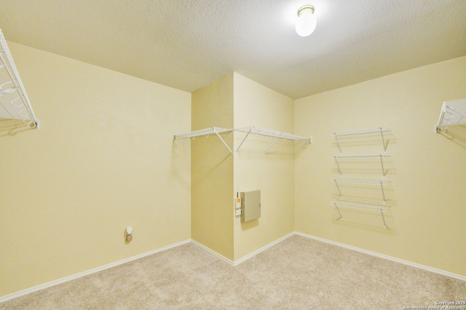 property viewer photo 36