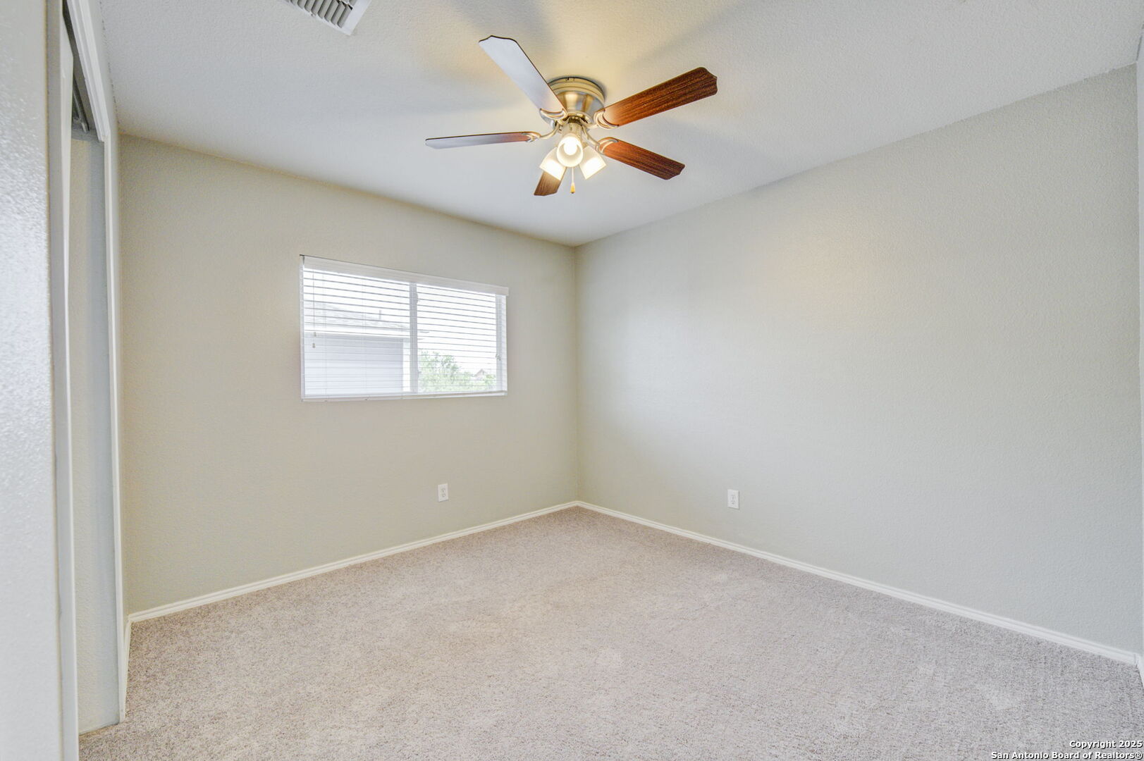 property viewer photo 37
