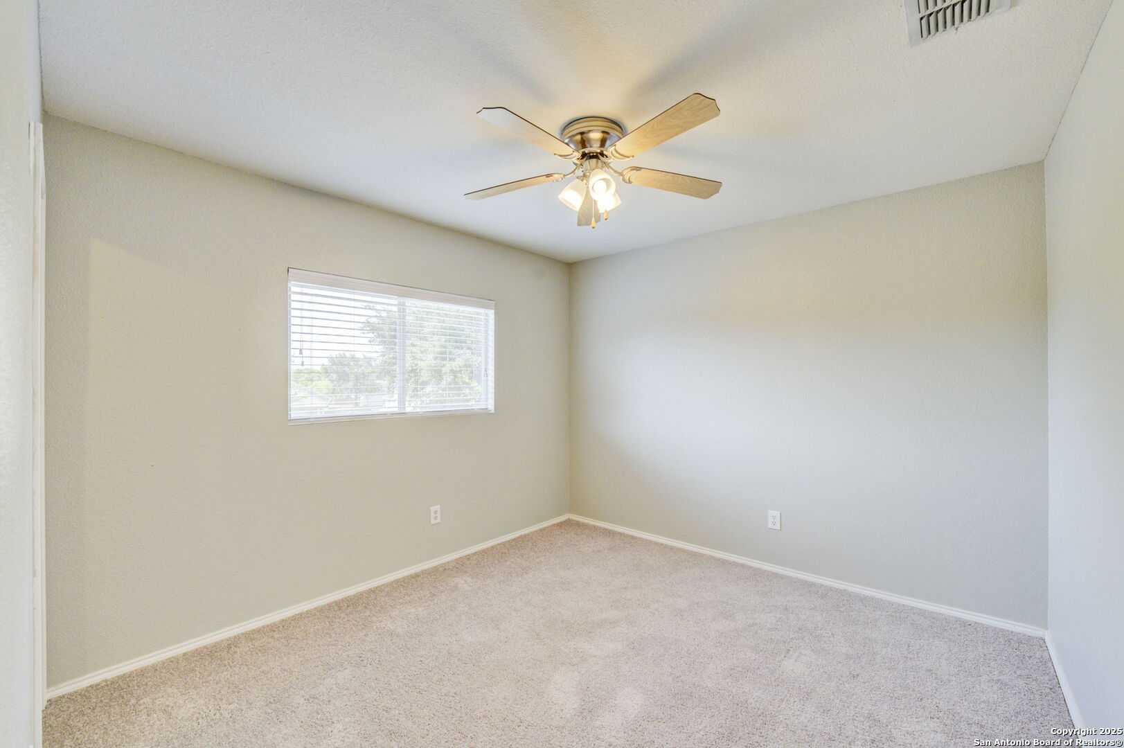 property viewer photo 39