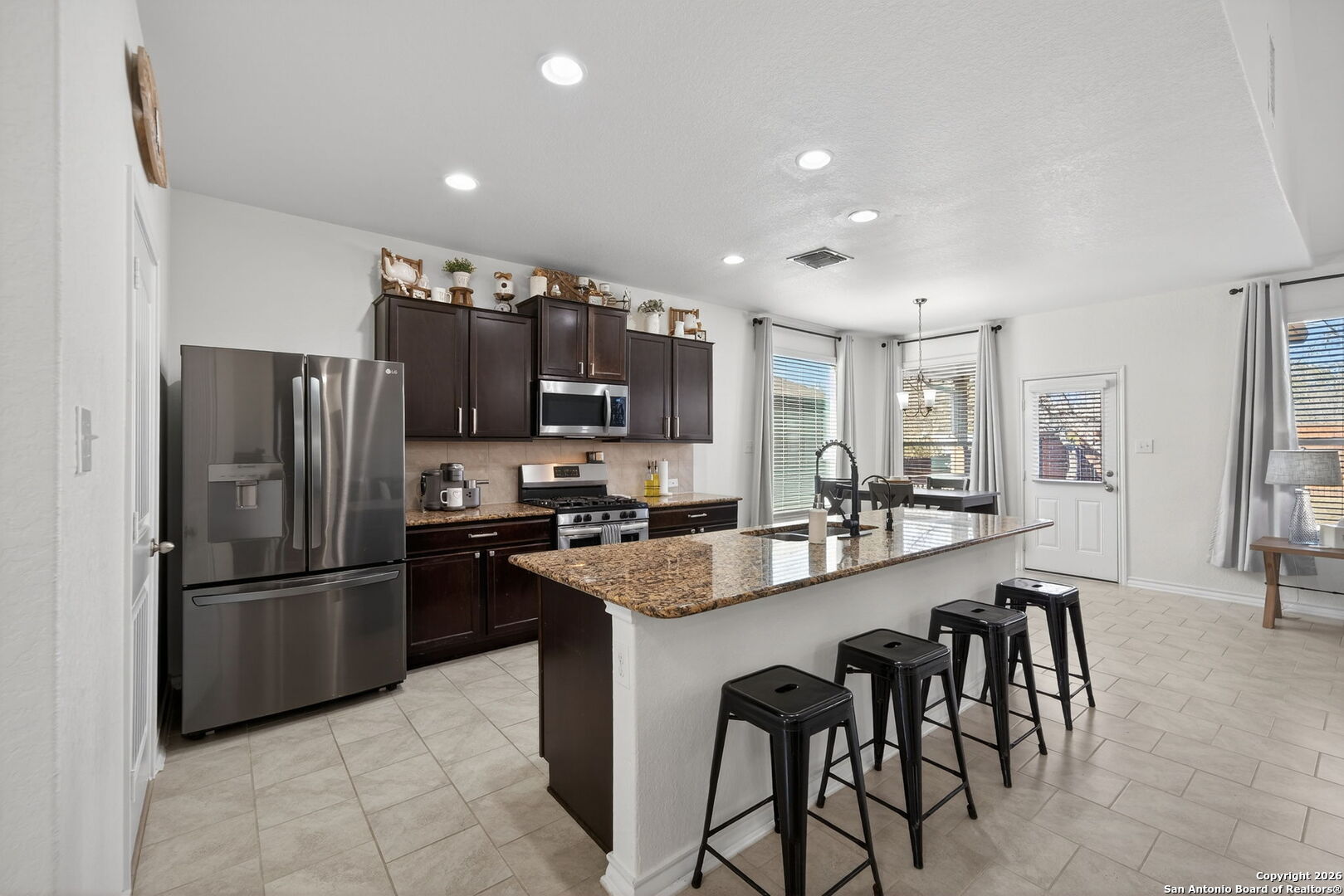 property viewer photo 12