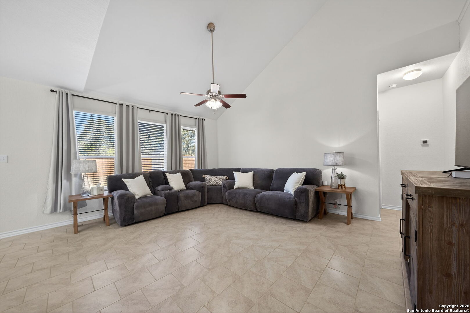property viewer photo 15