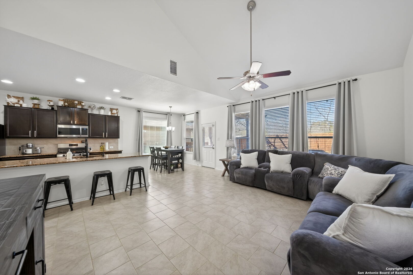 property viewer photo 9