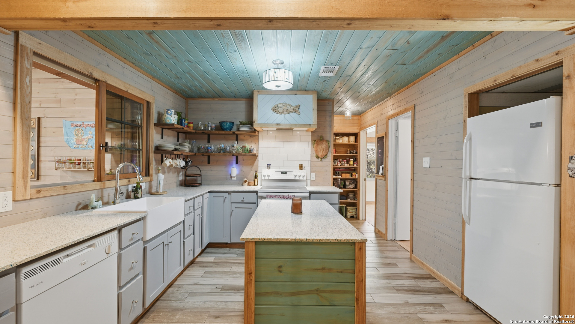 main property photo 35