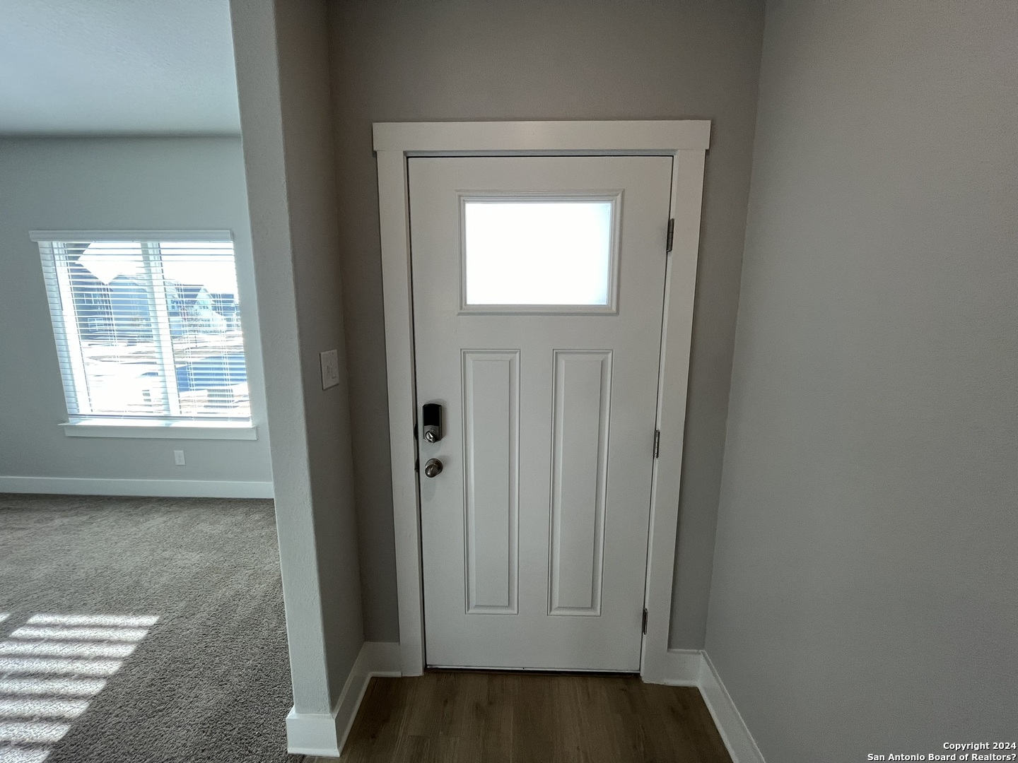 property viewer photo 1