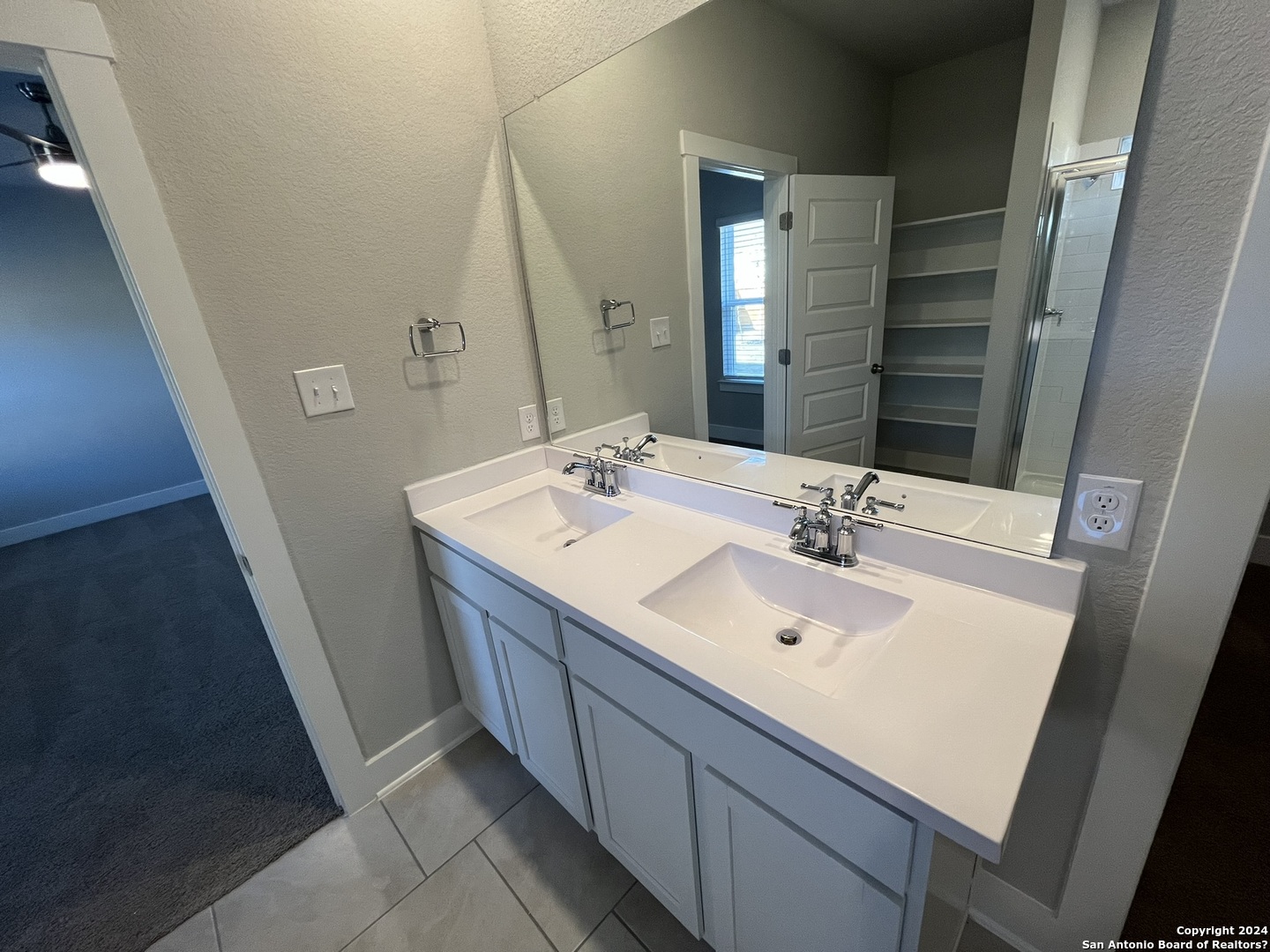 property viewer photo 14