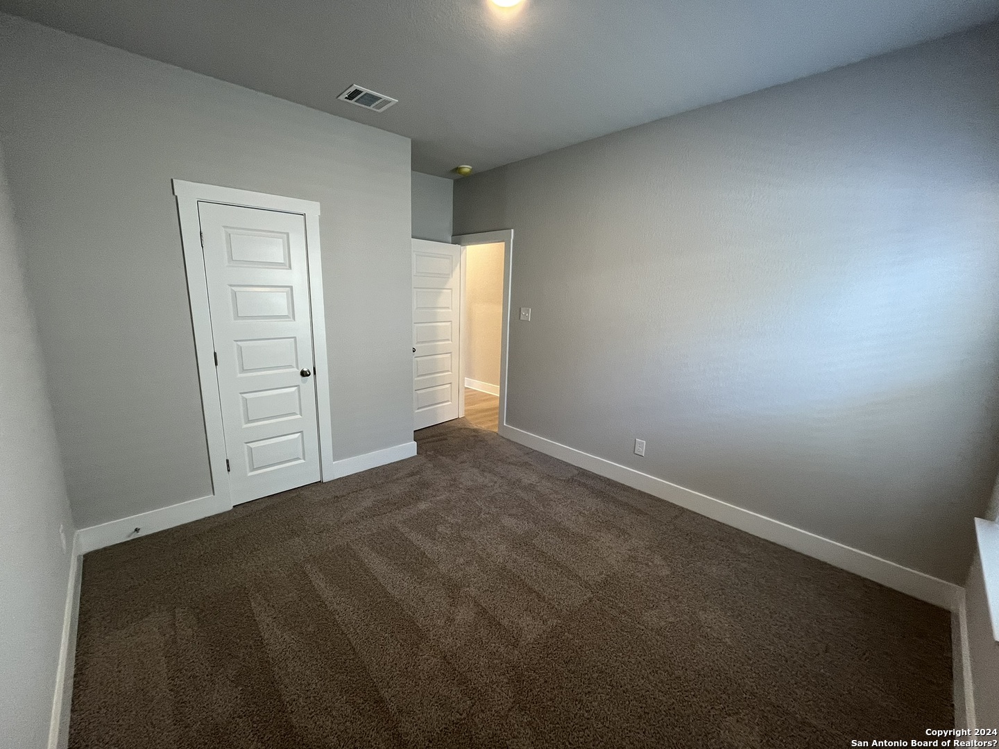 property viewer photo 18