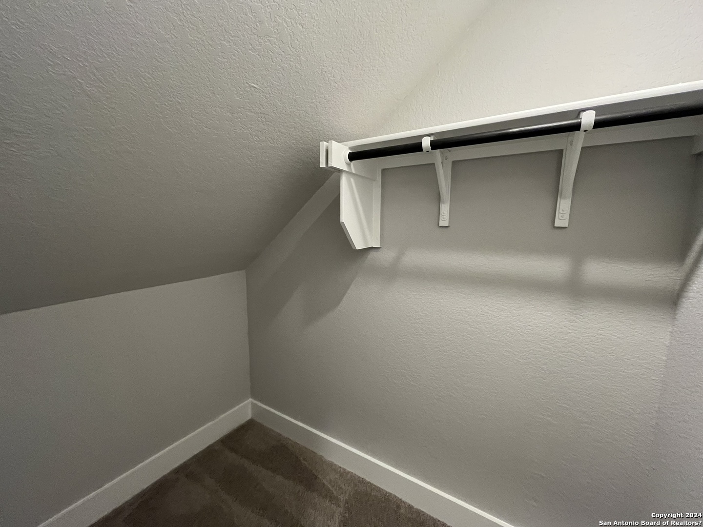 property viewer photo 20