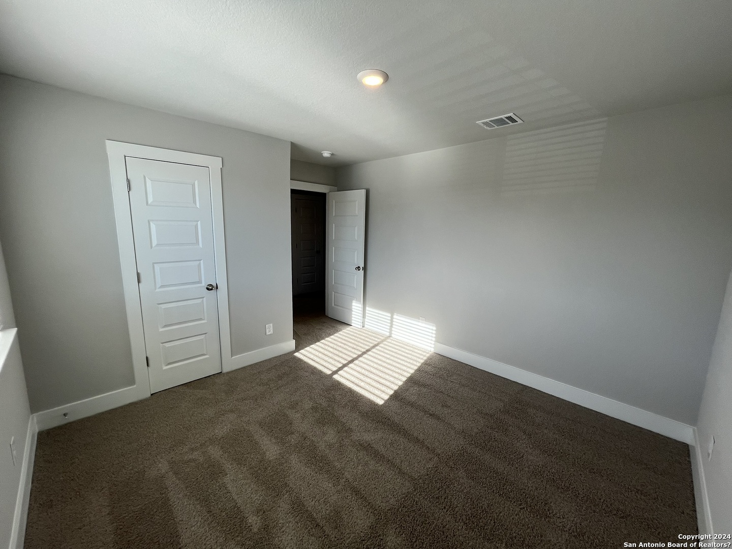 property viewer photo 24