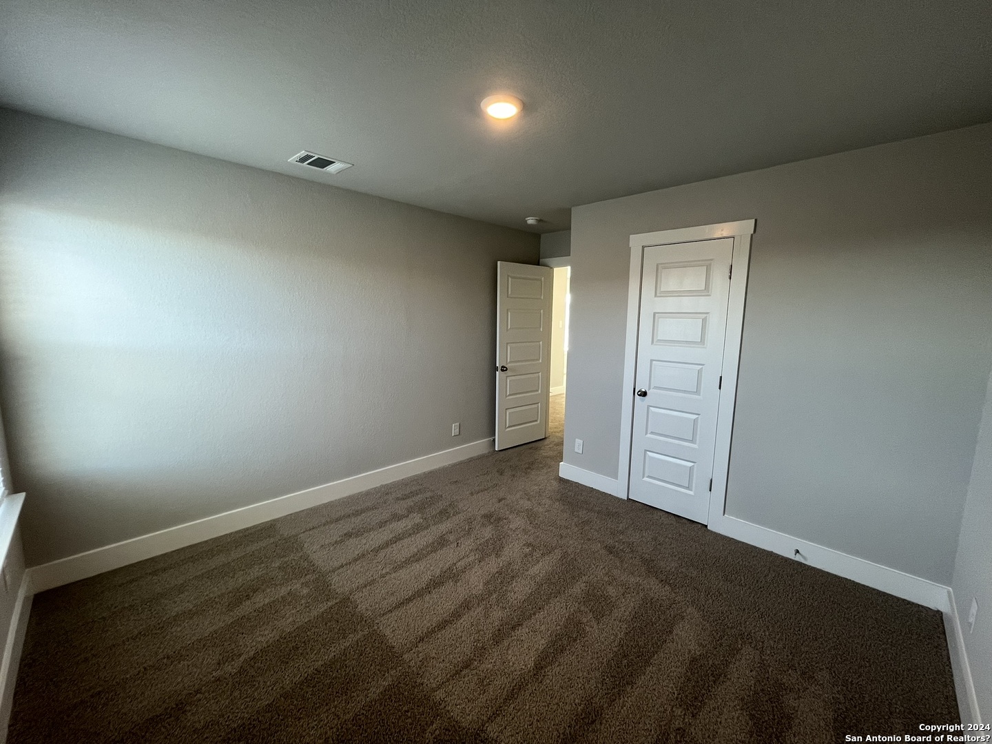 property viewer photo 25