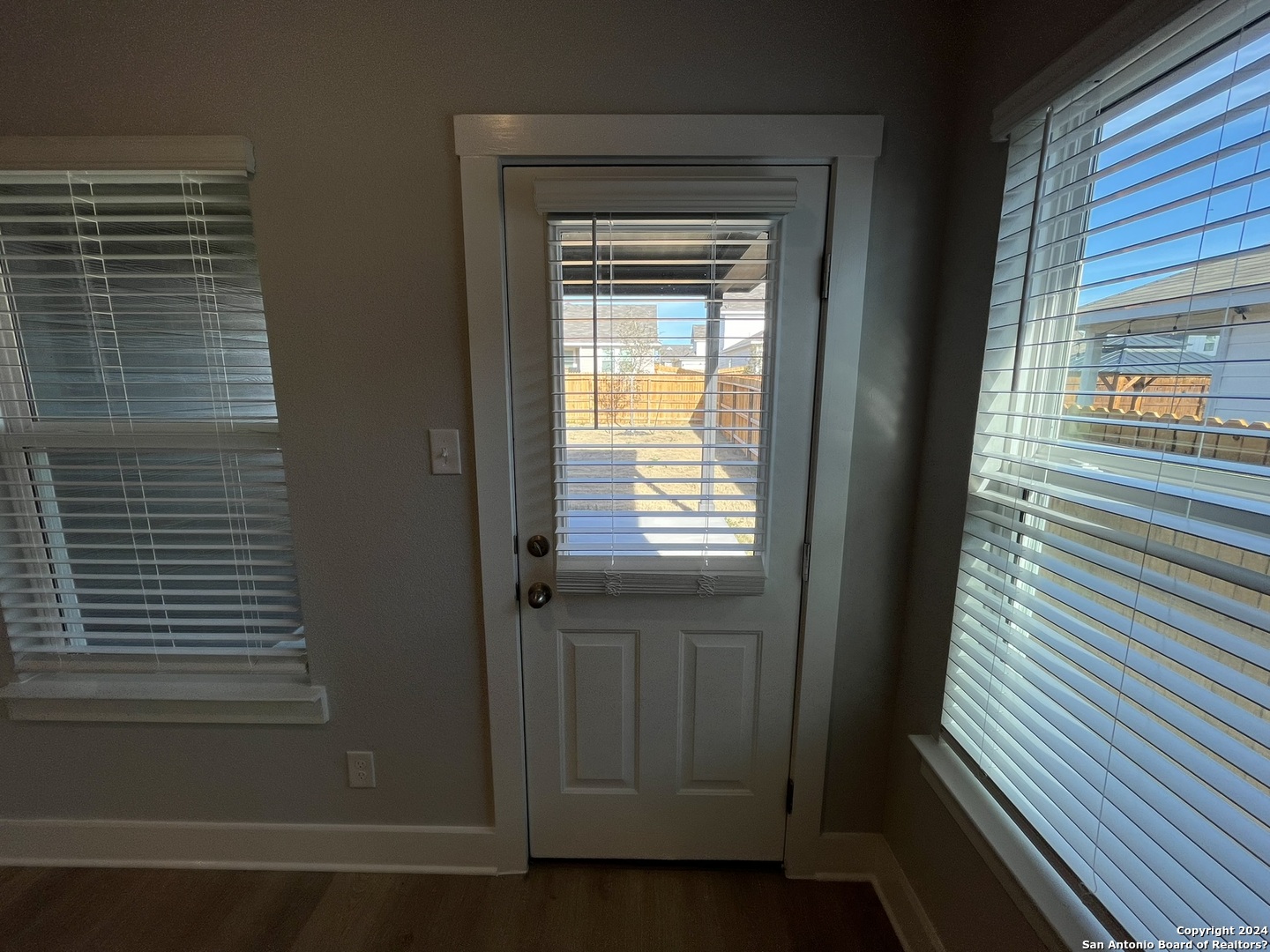 property viewer photo 28