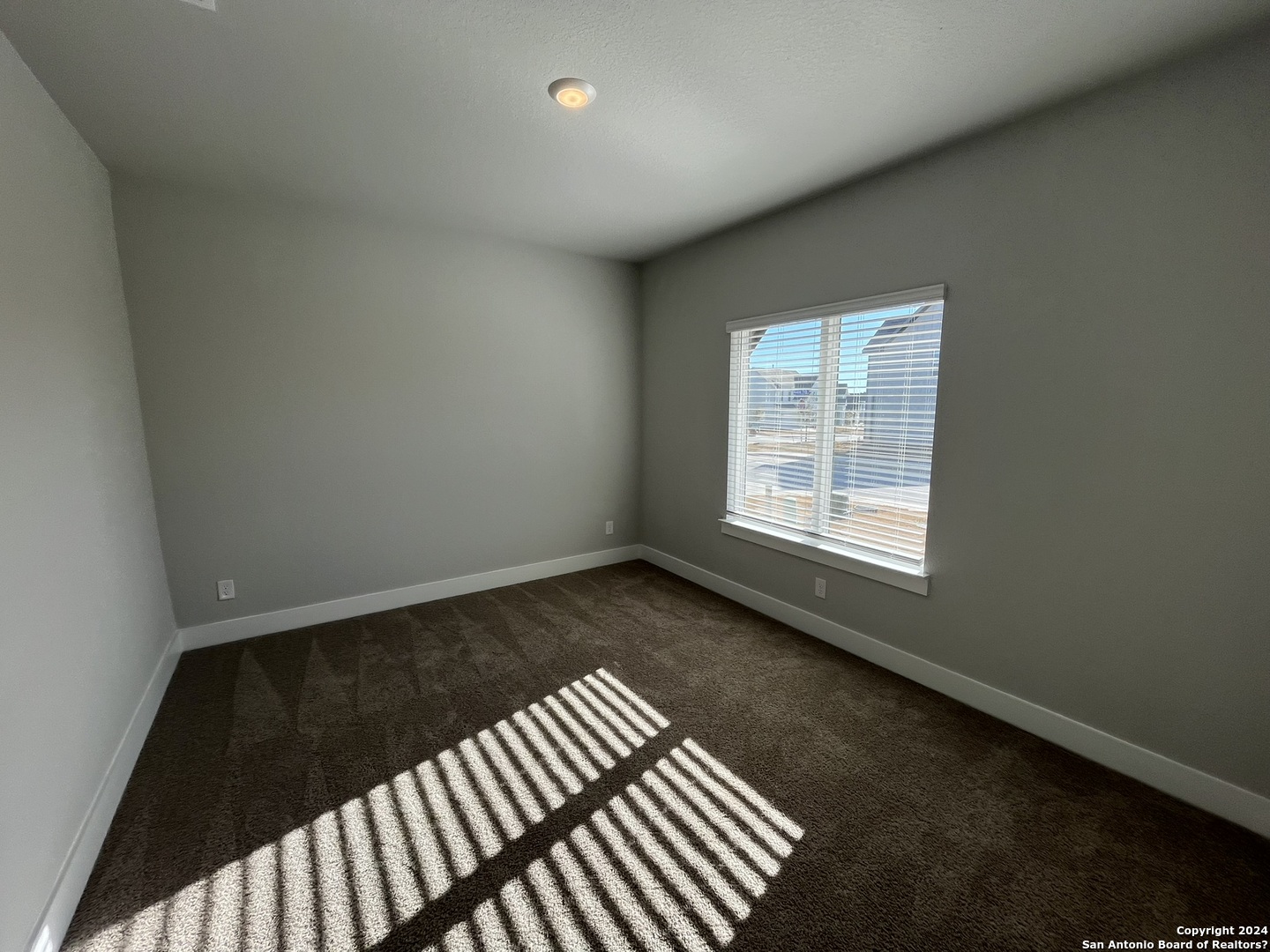 property viewer photo 3