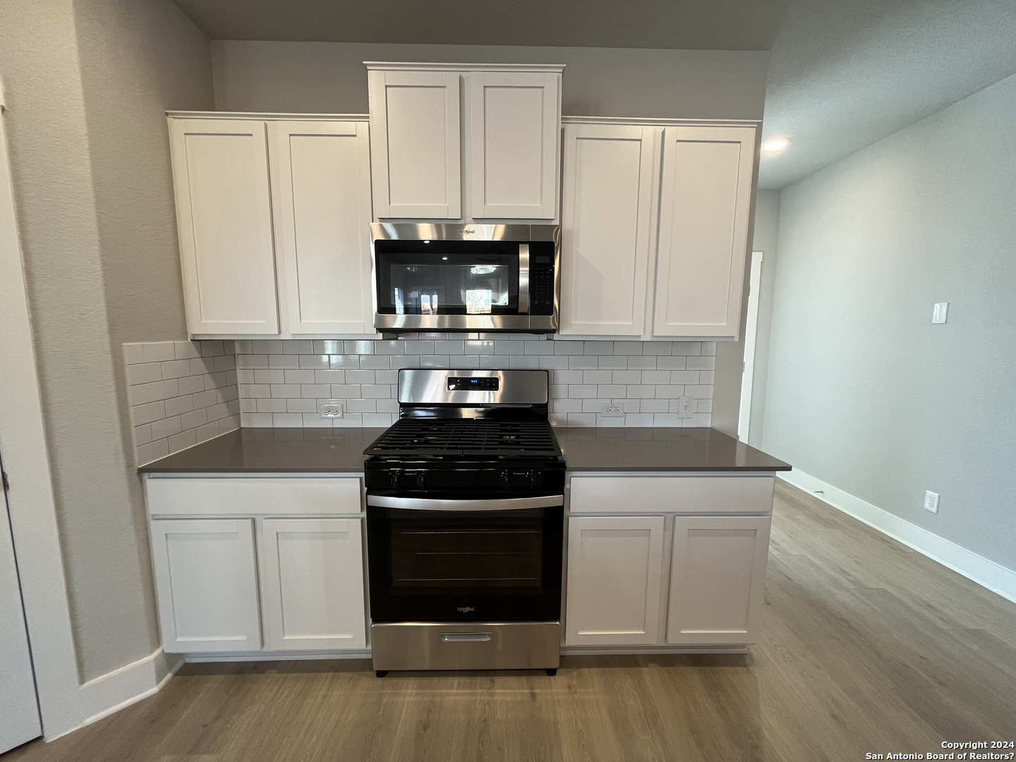 property viewer photo 5