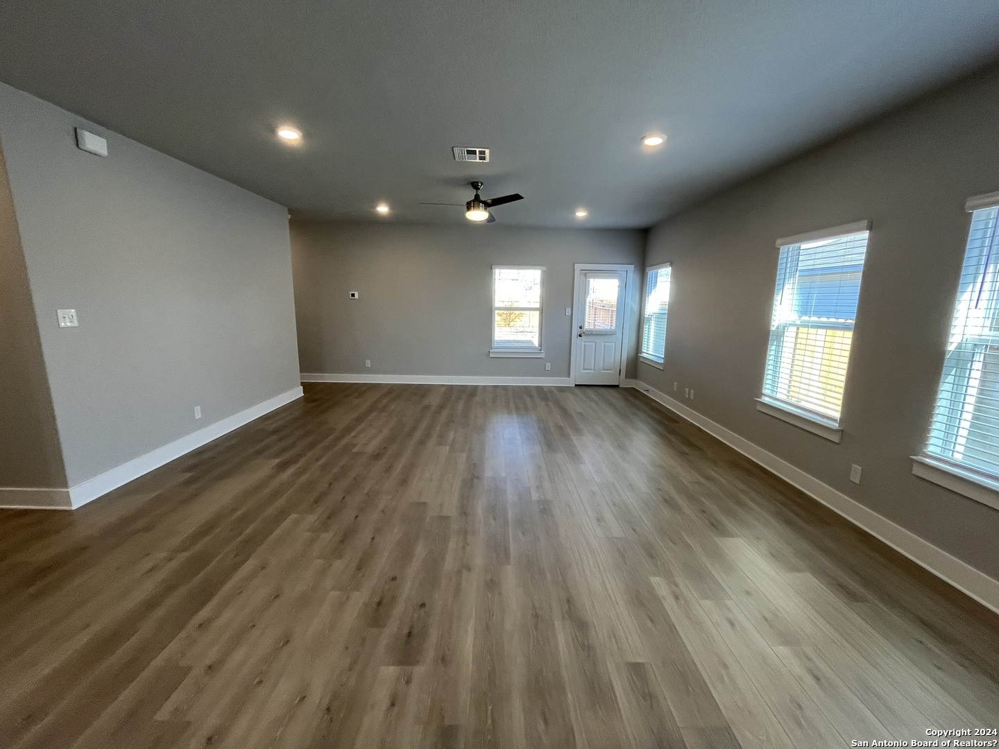 property viewer photo 8