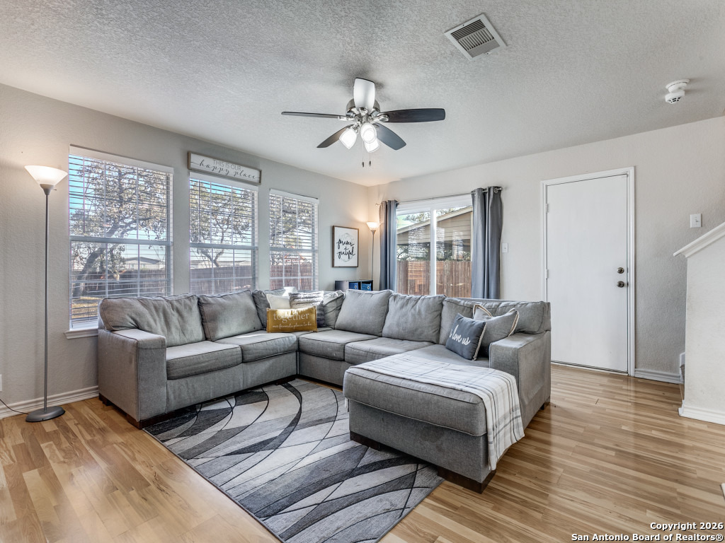 property viewer photo 7