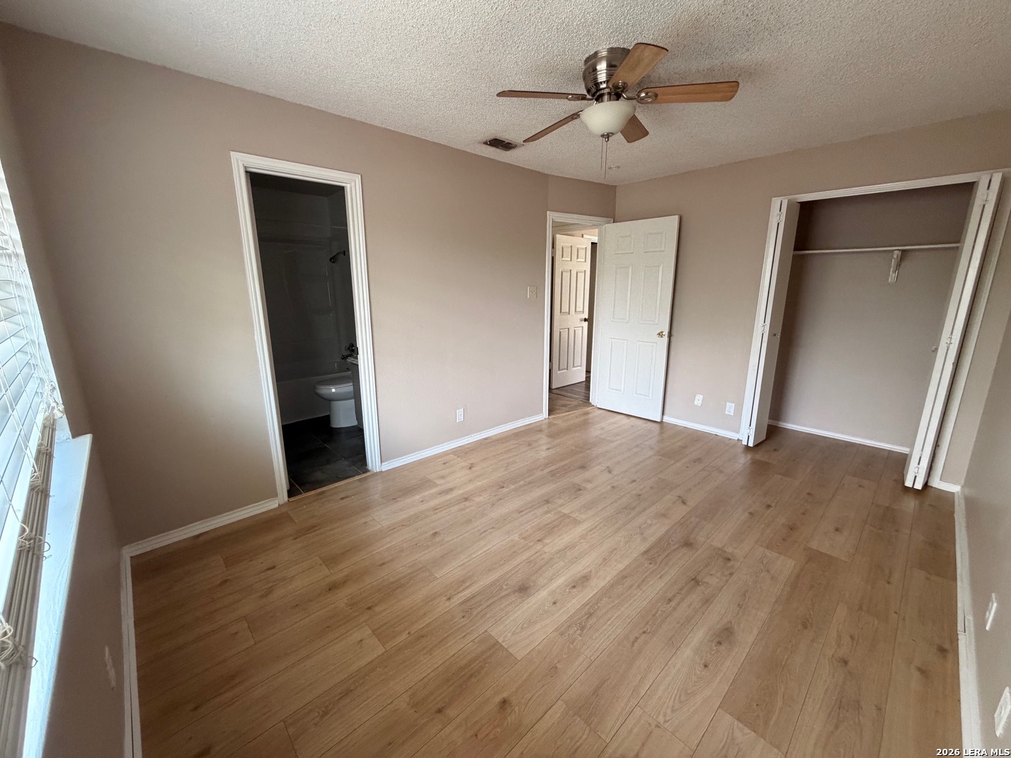 property viewer photo 11
